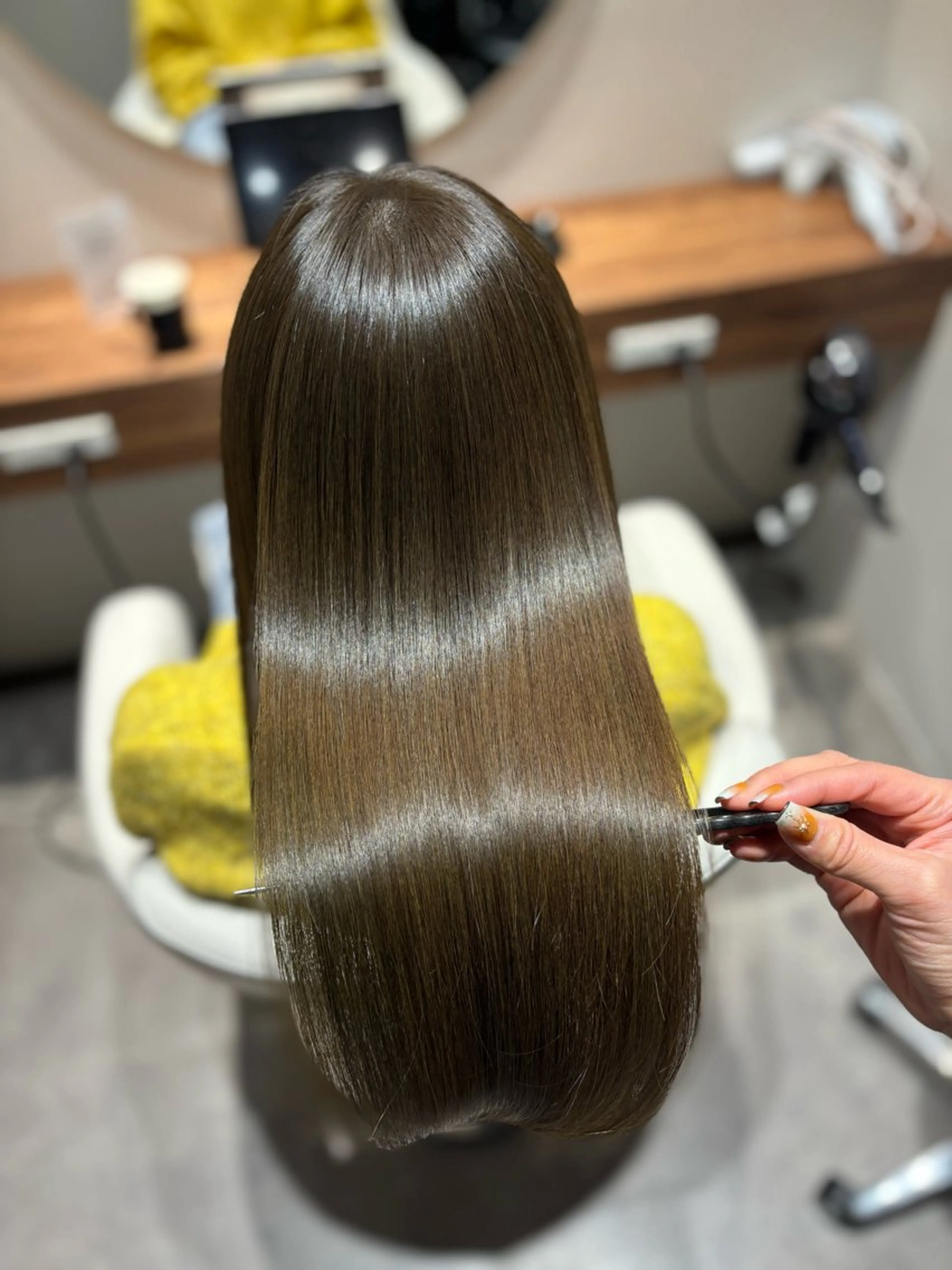 セミロング カット ヘアカラー トリートメント 美髪ヘア 🤍erikaのヘアスタイル