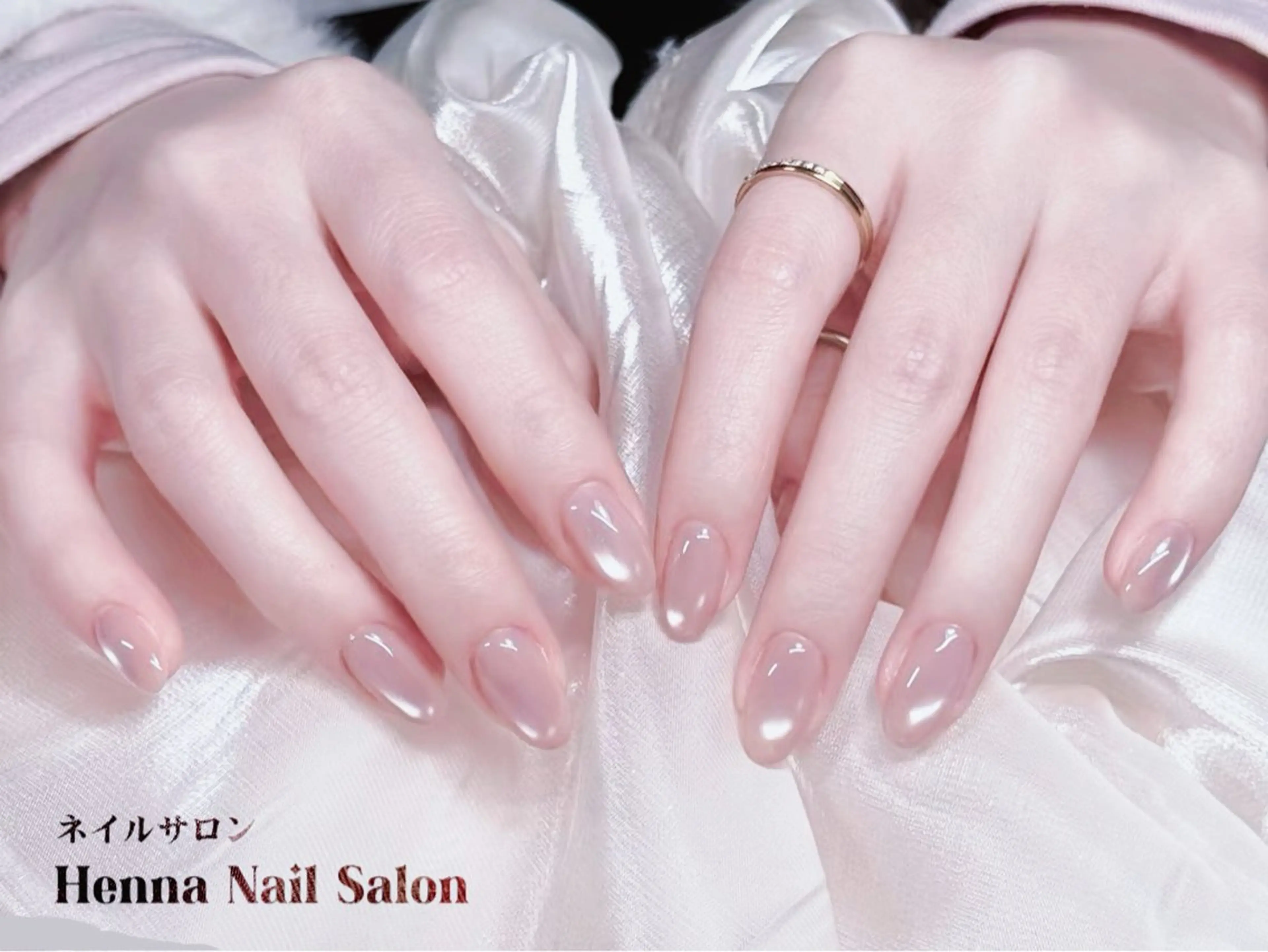 ネイル ハンドネイル Henna Kongssalonのネイルデザイン