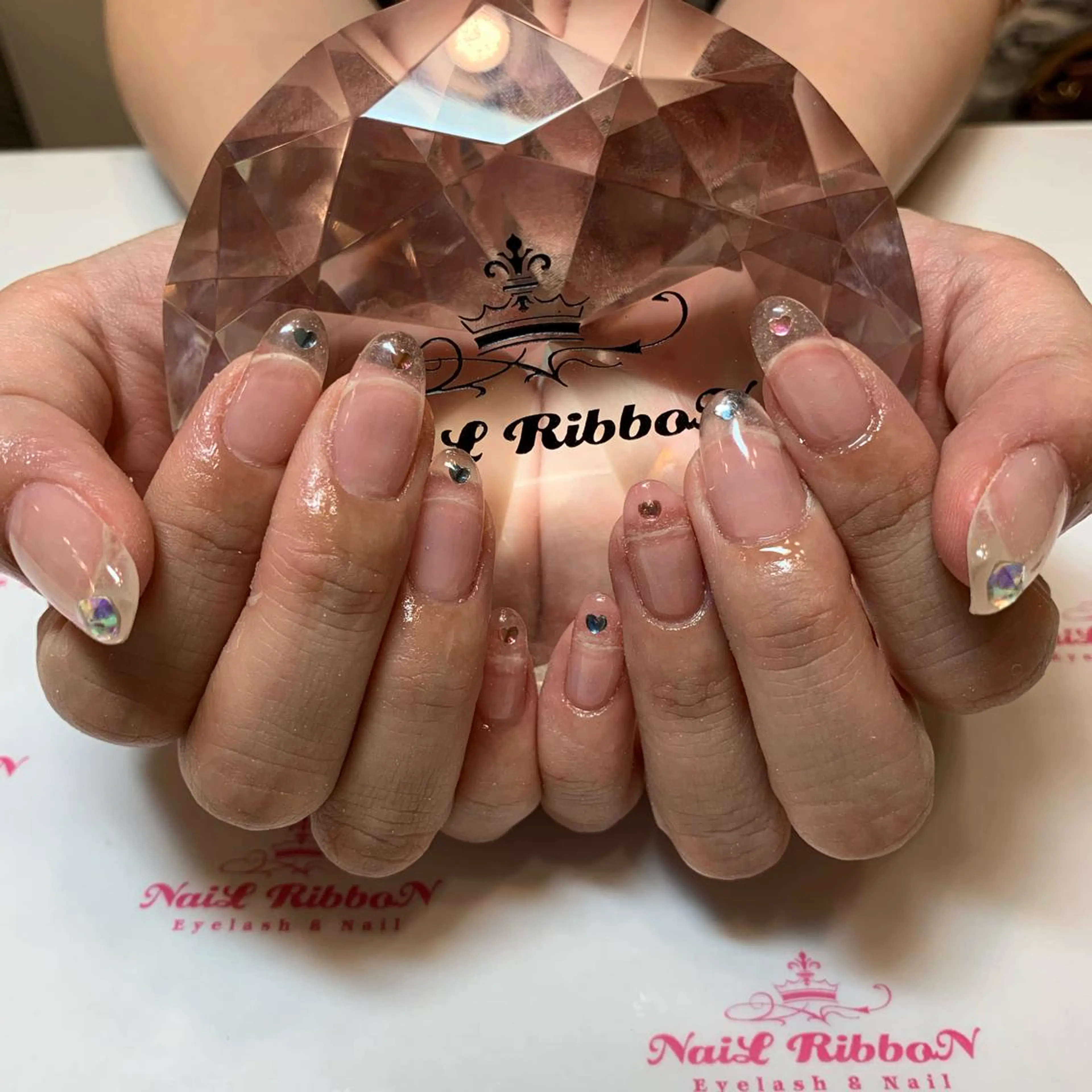 ネイル ネイルリボン 受付スタッフのネイルデザイン