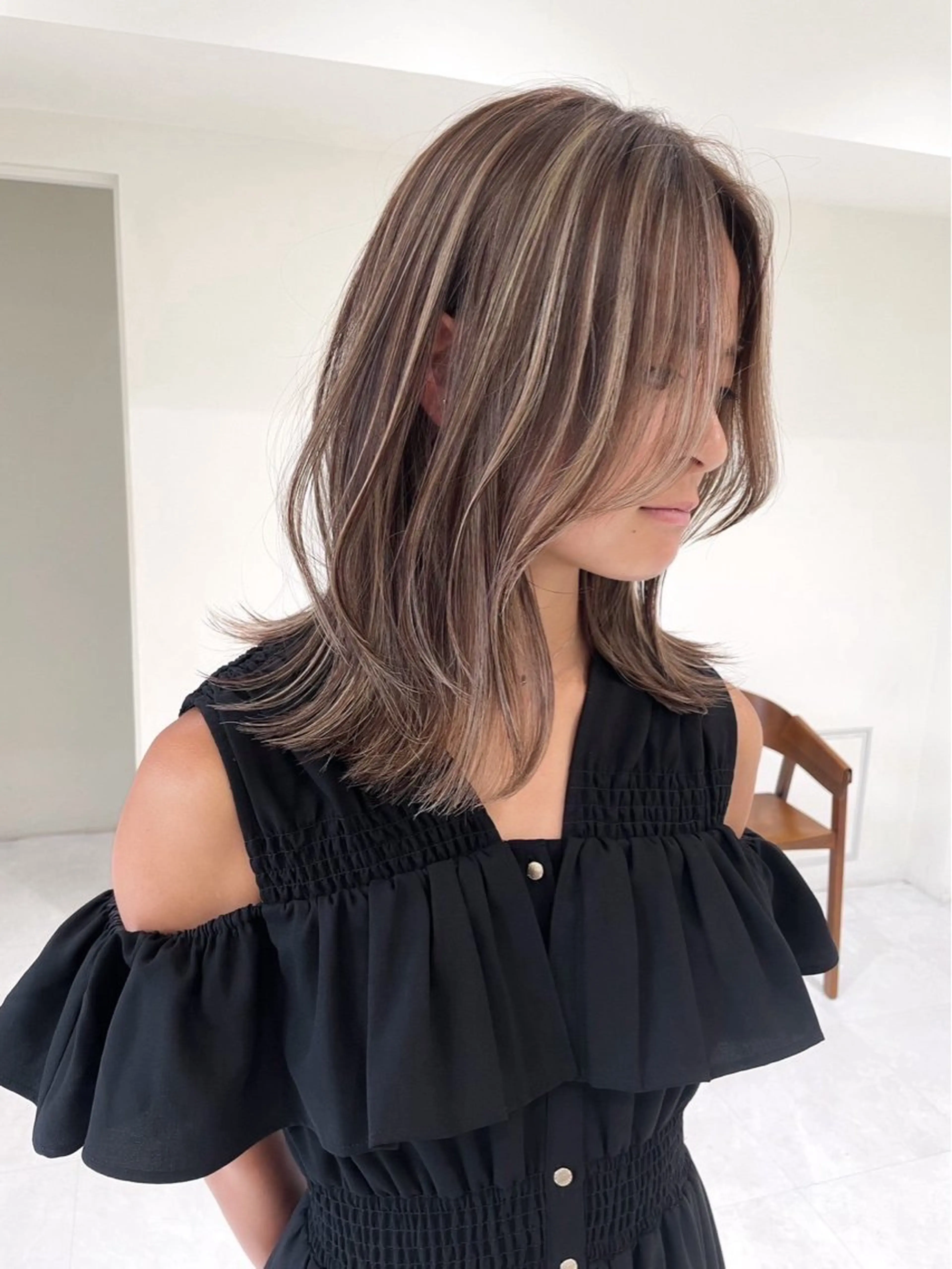 ミディアム カラー ヘアアレンジ 透明感カラー ハイライトカラー ハイライト レイヤーカット カット ヘアカラー トリートメント 髪質改善×ハイトーン 中田啄也のヘアスタイル