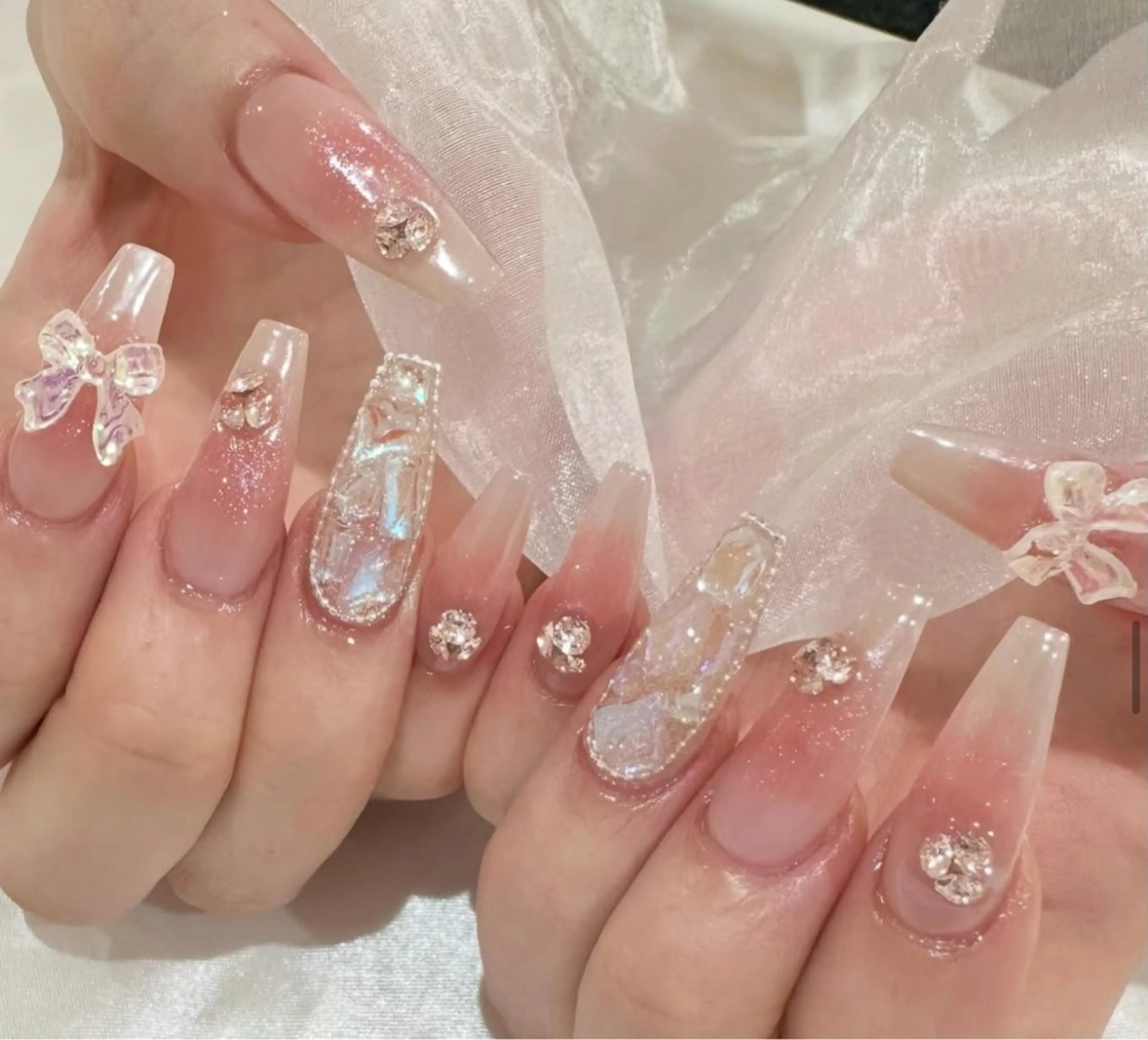 ネイル アートネイル フラワーネイル フレンチネイル ジェルネイル グラデーション ハンドネイル Ryunail所属・Ryu Nail NekoChanのネイルデザイン