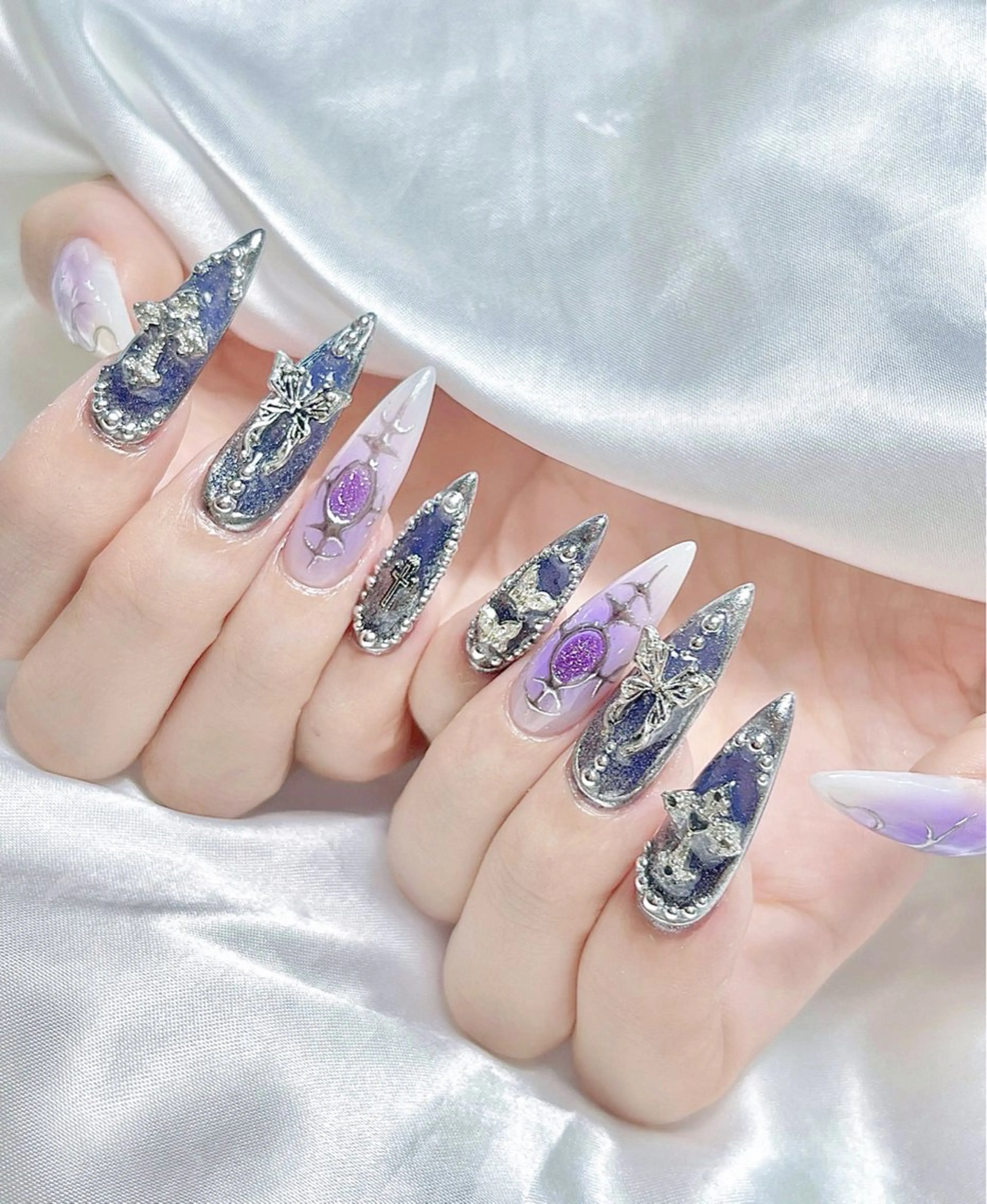 ネイル LEELA NAIL STUDIO所属・LEELA NAIL STUDIOのネイルデザイン