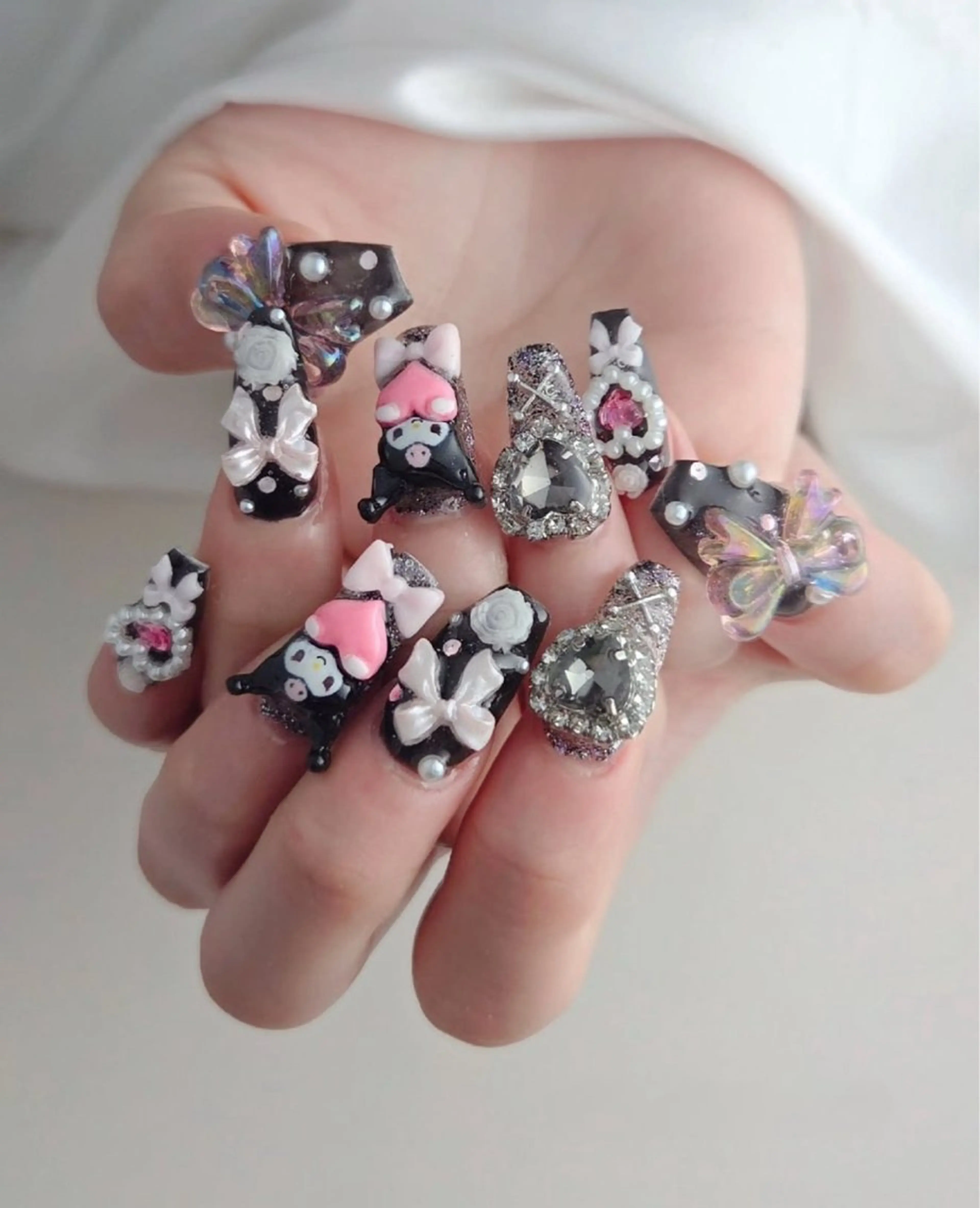 ネイル フラッシュネイル フレンチネイル グラデーション キラキラネイル 韓国ネイル ハンドネイル Lina nail所属・Lunaa 池袋のネイルデザイン