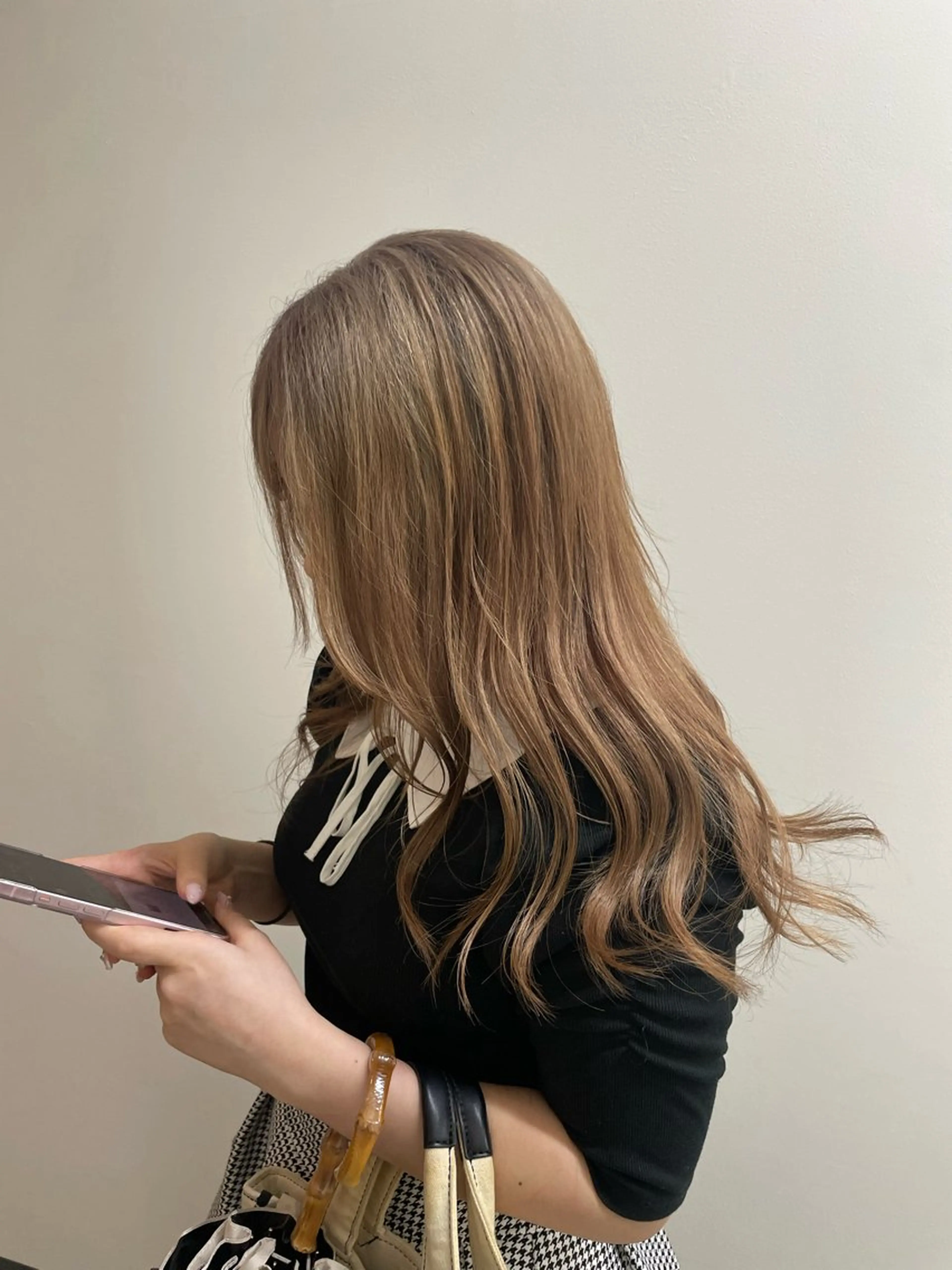 ロング カラー ブラウンカラー 透明感カラー ロング ヘアカラー ...alley所属・❄️透明感カラー / ハイトーン❄️WAOのヘアスタイル