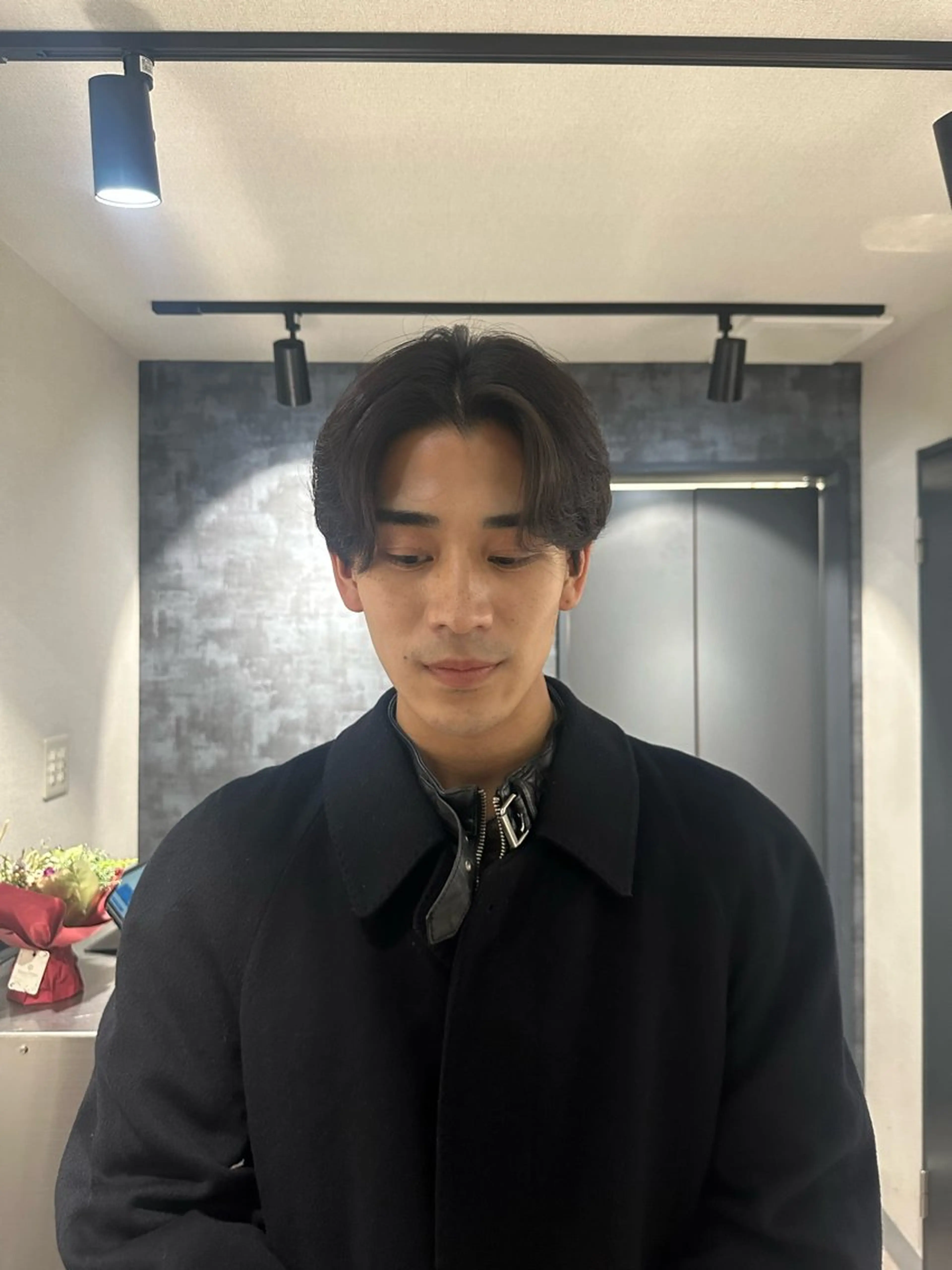 ミディアム パーマ メンズ センターパート SALOWIN 原宿 iori所属・🌟原宿指名No.1 センターパート⭐️のヘアスタイル