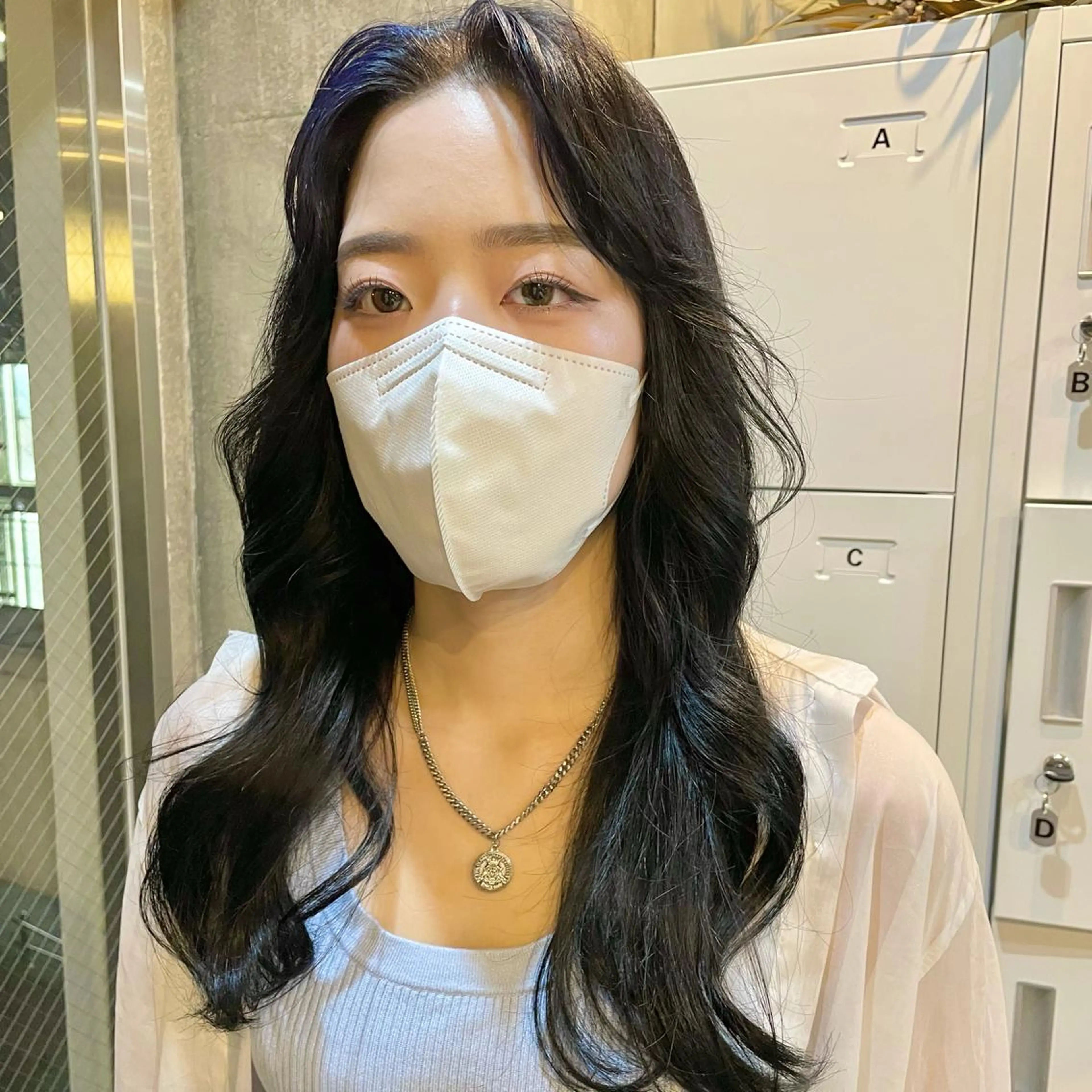 ロング カラー アディクシーカラー アッシュ 黒髪 ブリーチ ブルーカラー ヘアカラー トリートメント もにか🌞原宿/渋谷 🌝ブリーチカラーのヘアスタイル