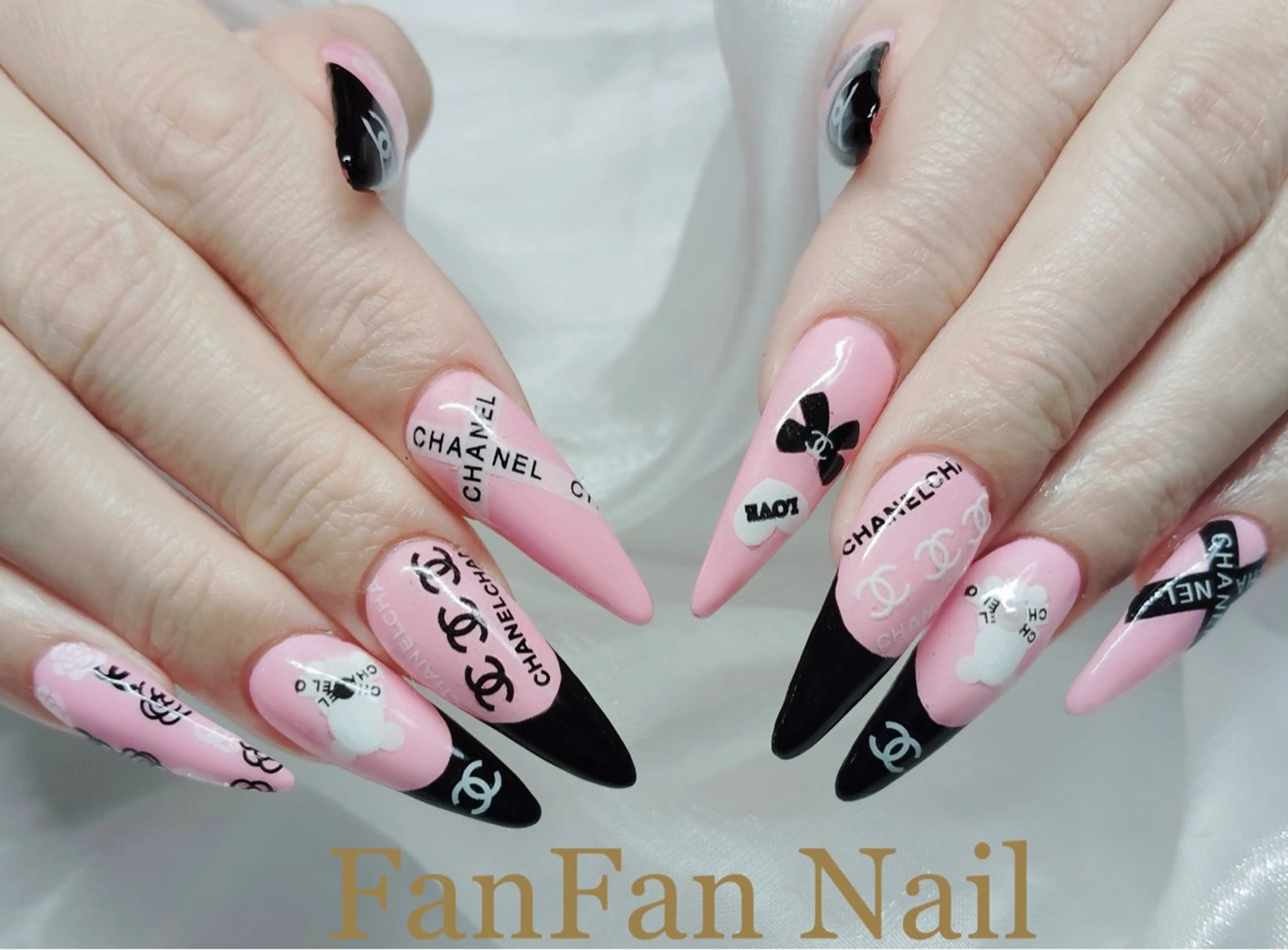 ネイル アートネイル オーロラネイル ガーリー キラキラネイル 韓国ネイル ハンドネイル KaKa FanFanNailのネイルデザイン