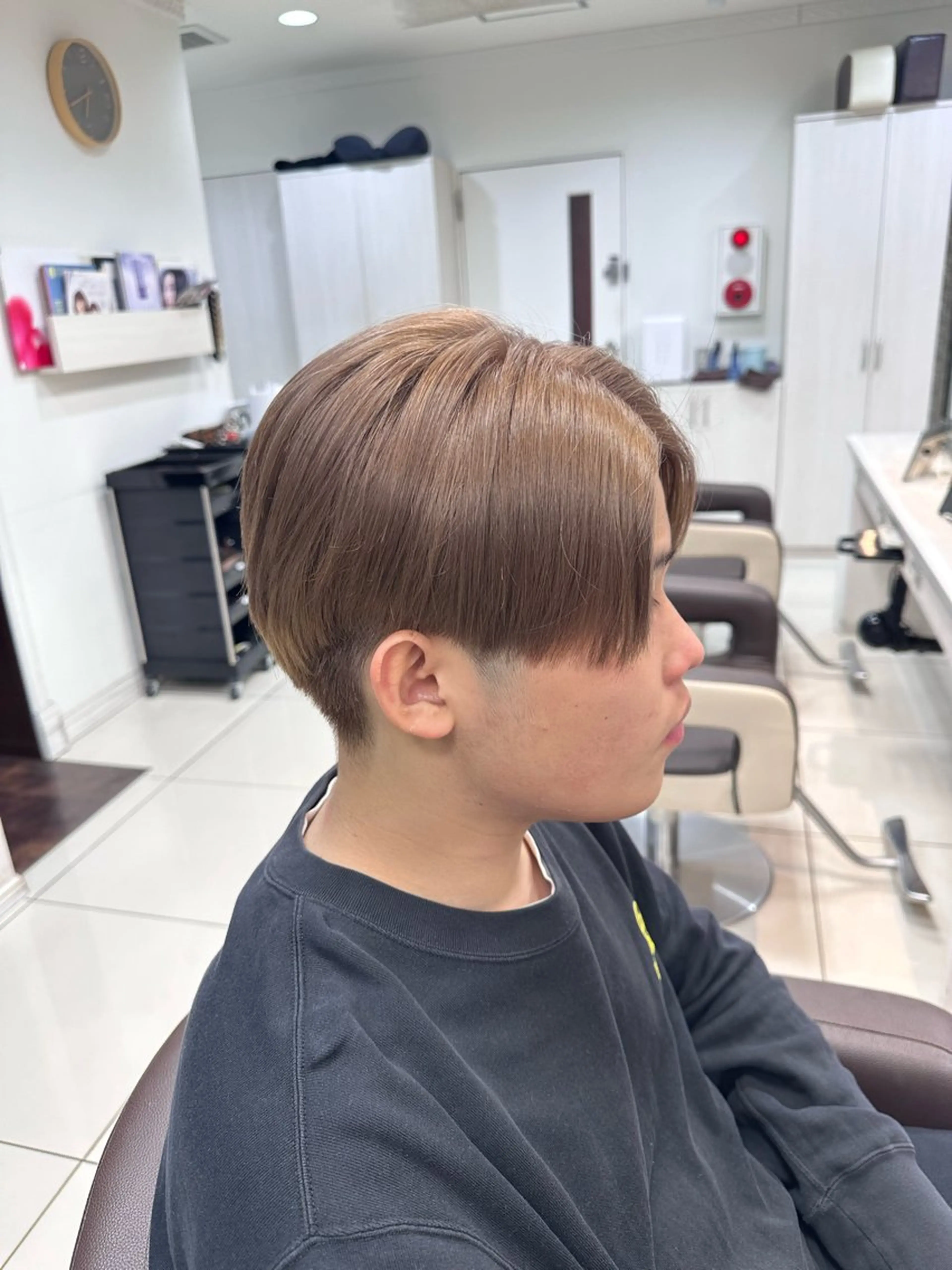 メンズ メンズブリーチ カット ヘアカラー トリートメント 炭木 一也のヘアスタイル