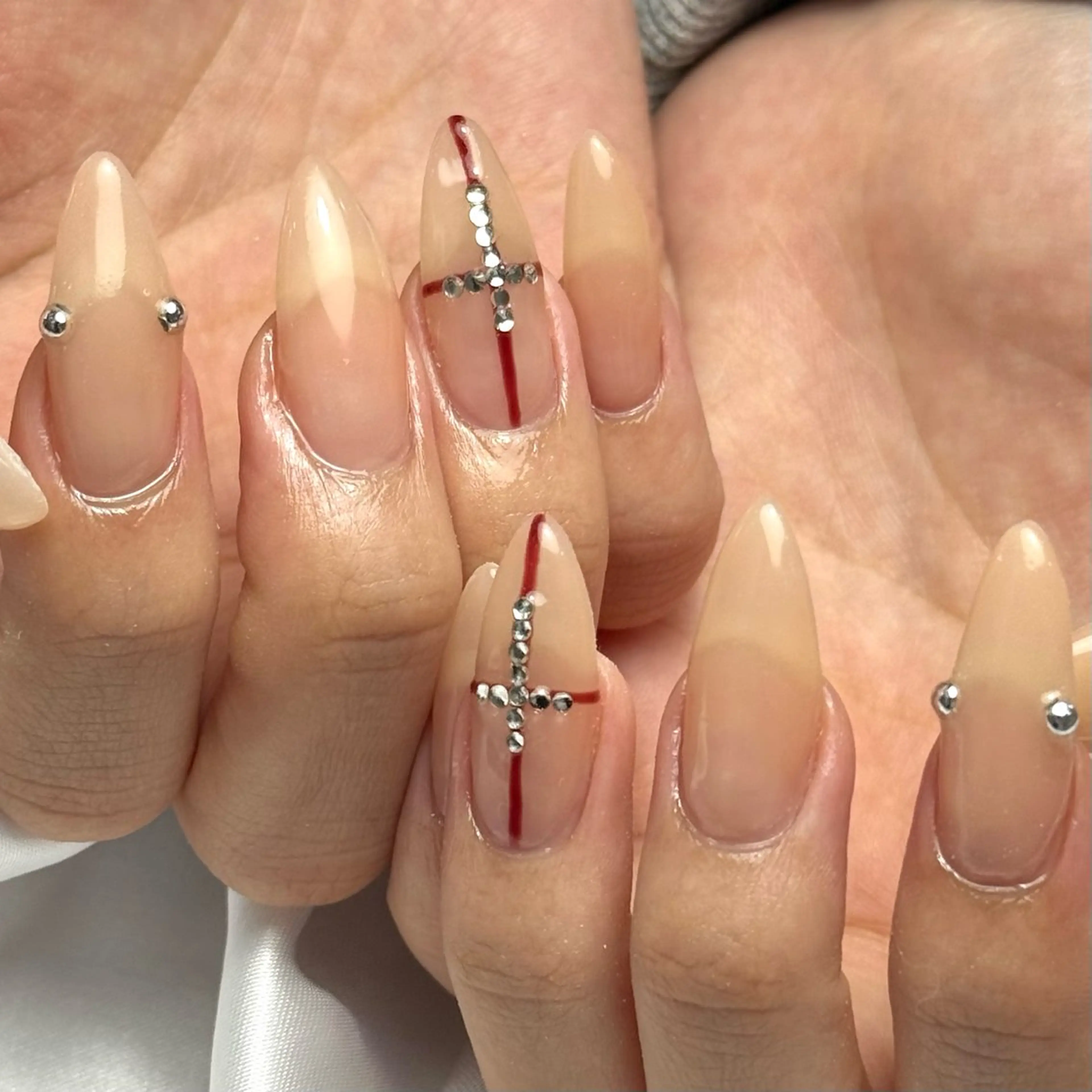 ネイル シンプルネイル ハンドネイル Ray nail natsu🎀のネイルデザイン