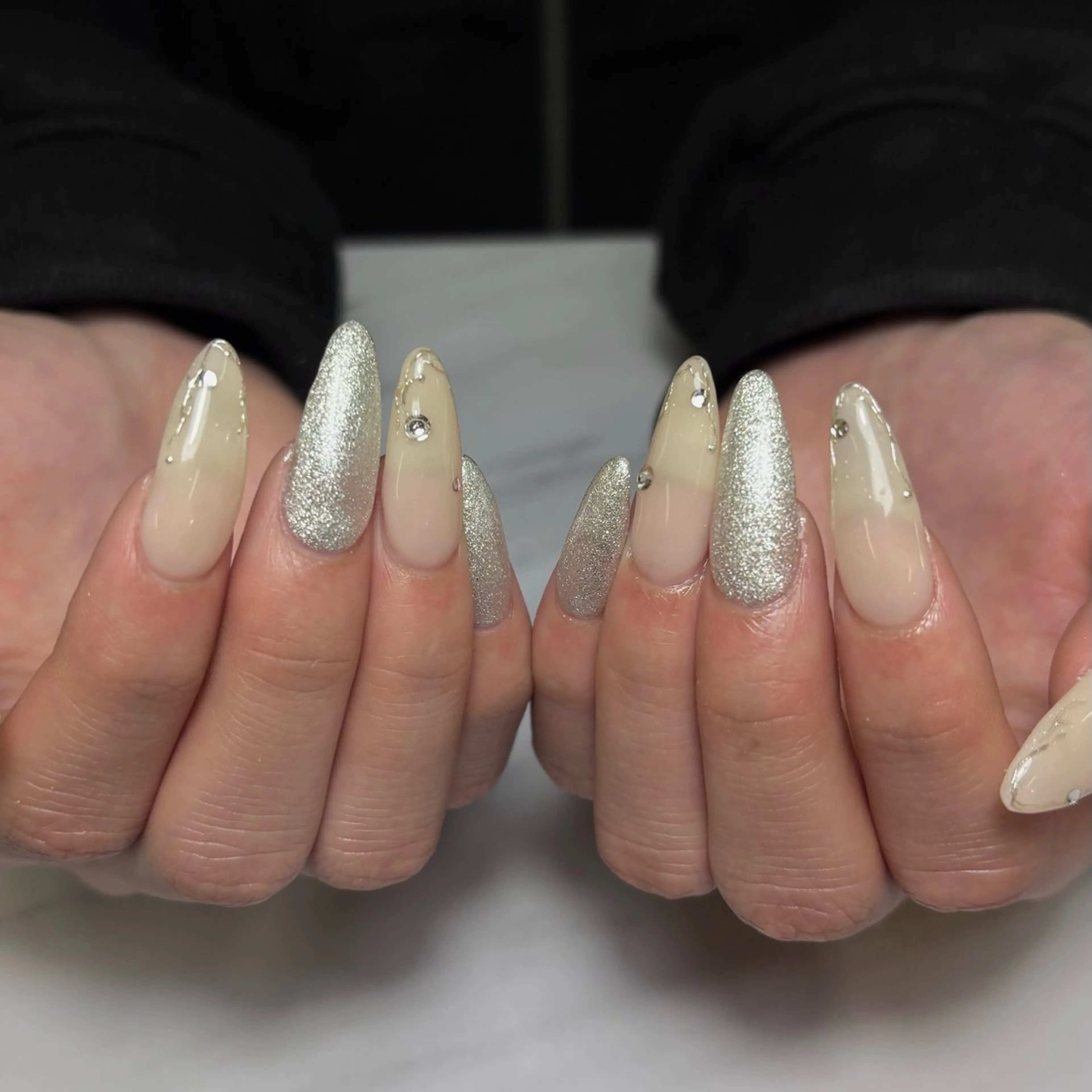 ミディアム minuit RIO🪽のネイルデザイン