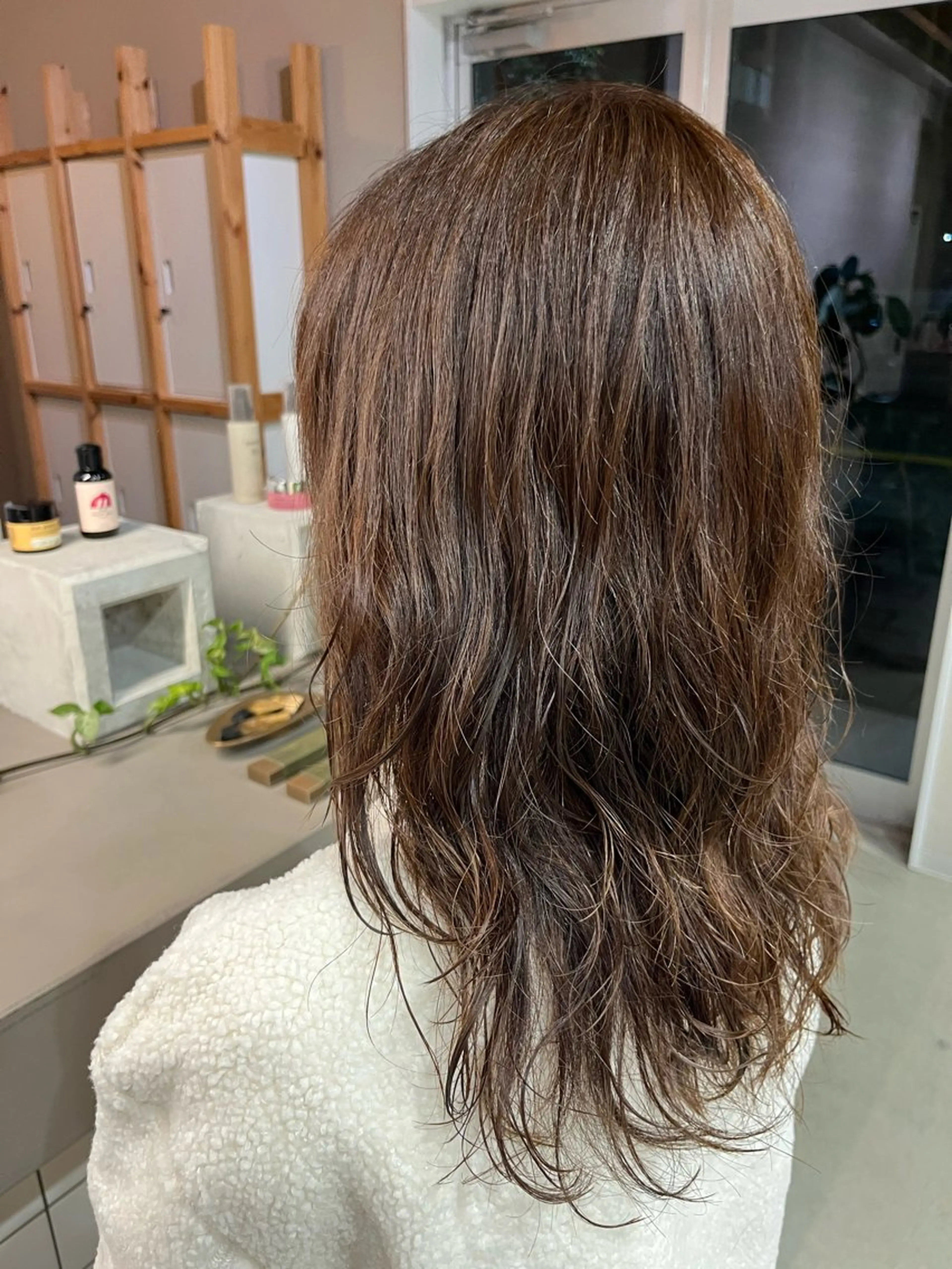 セミロング カラー パーマ haruki所属・高木 陽菜のヘアスタイル