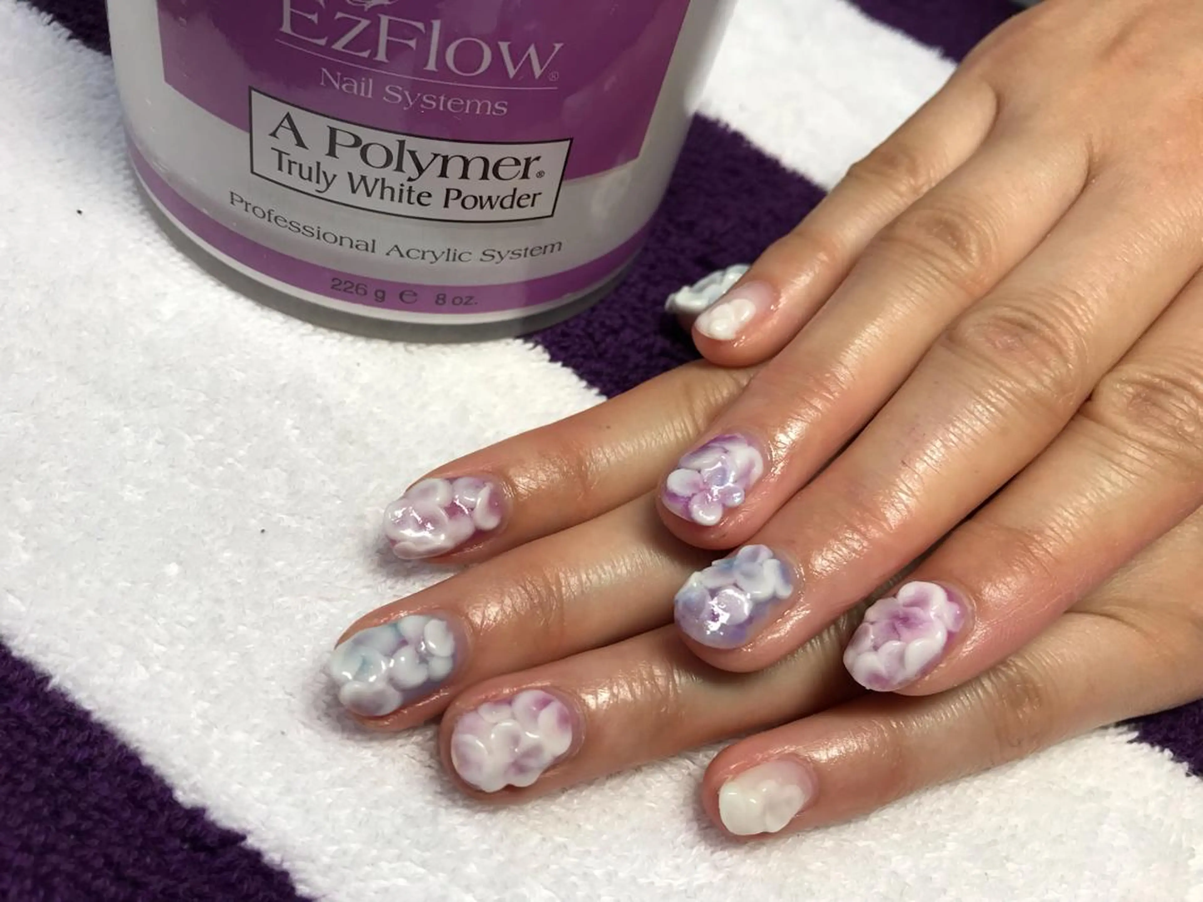 ネイル ネイルサロンハピーナ自宅サロン所属・金沢 未緒のネイルデザイン