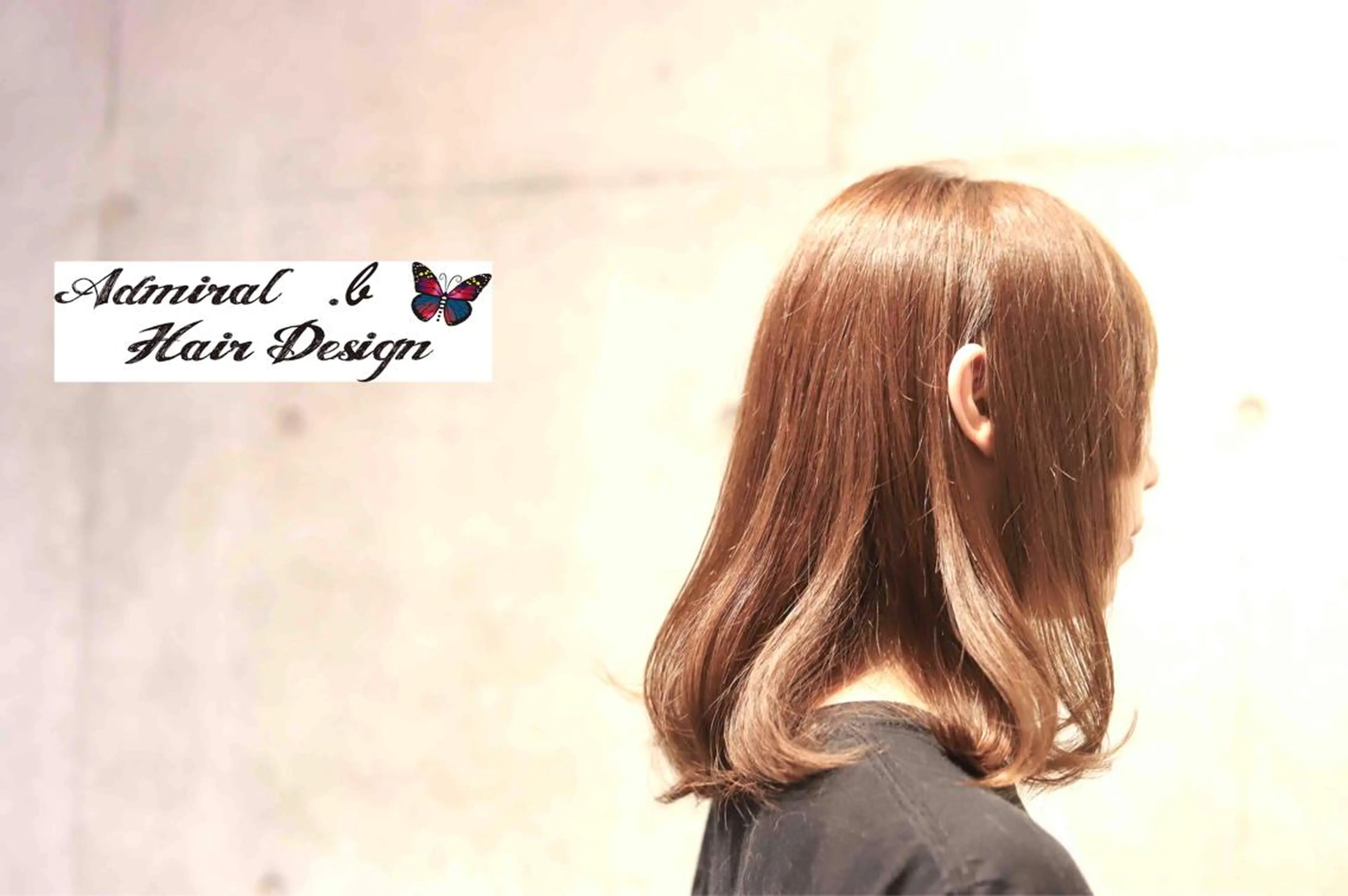 セミロング カラー ベージュカラー 透明感カラー レイヤーカット アドミラルYoshi oのヘアスタイル