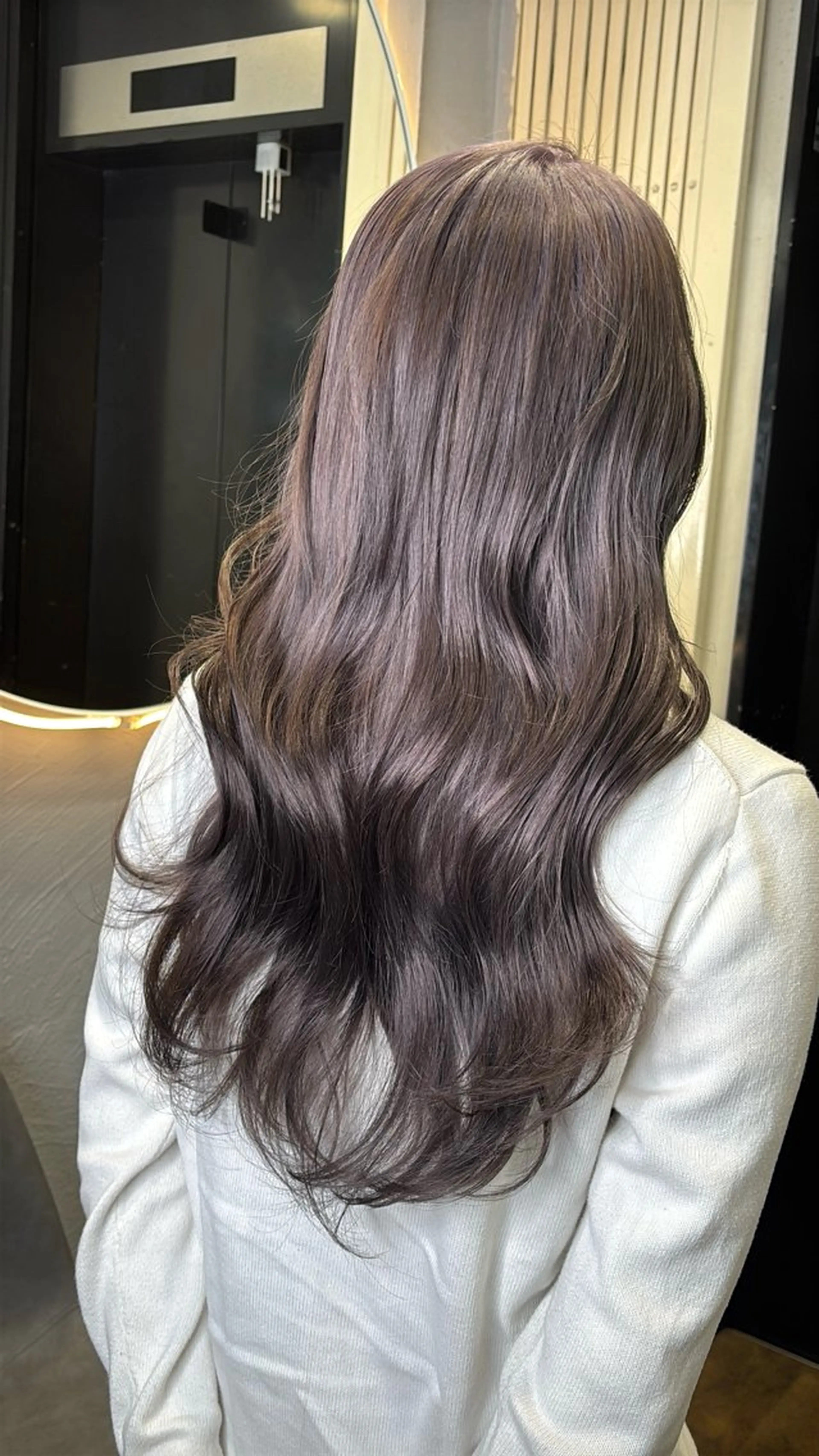 ロング カット ヘアカラー トリートメント 韓国ヘア/ブリーチ無 しWカラー/オリーブのヘアスタイル