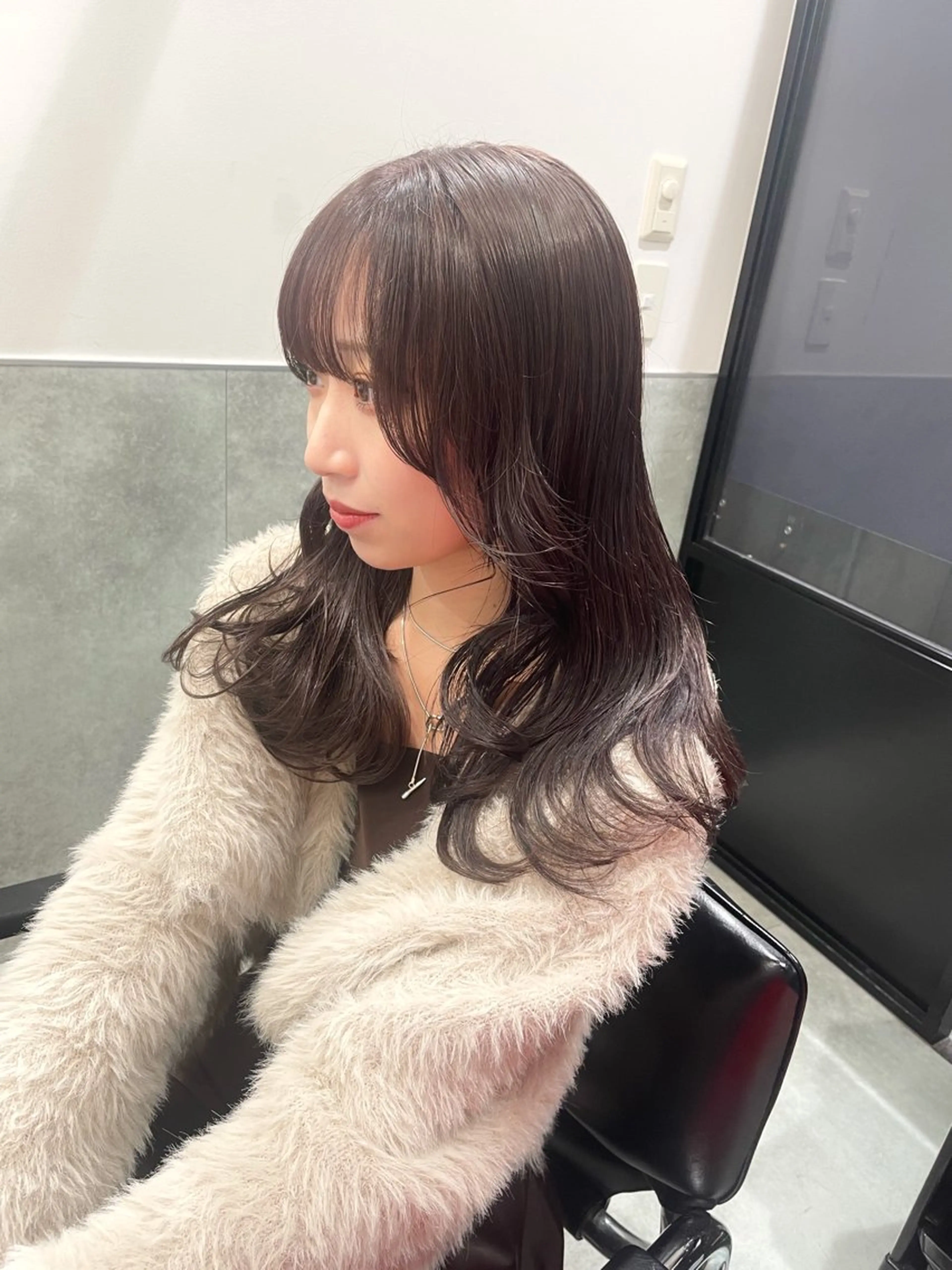 セミロング カラー ヘアアレンジ ブリーチ 透明感カラー グレージュ ラベンダーカラー ラベンダーグレージュ ヘアカラー トリートメント ヘアセット SALOWIN原宿ash店所属・理想のハイトーンへ 🌙サイダサキのヘアスタイル