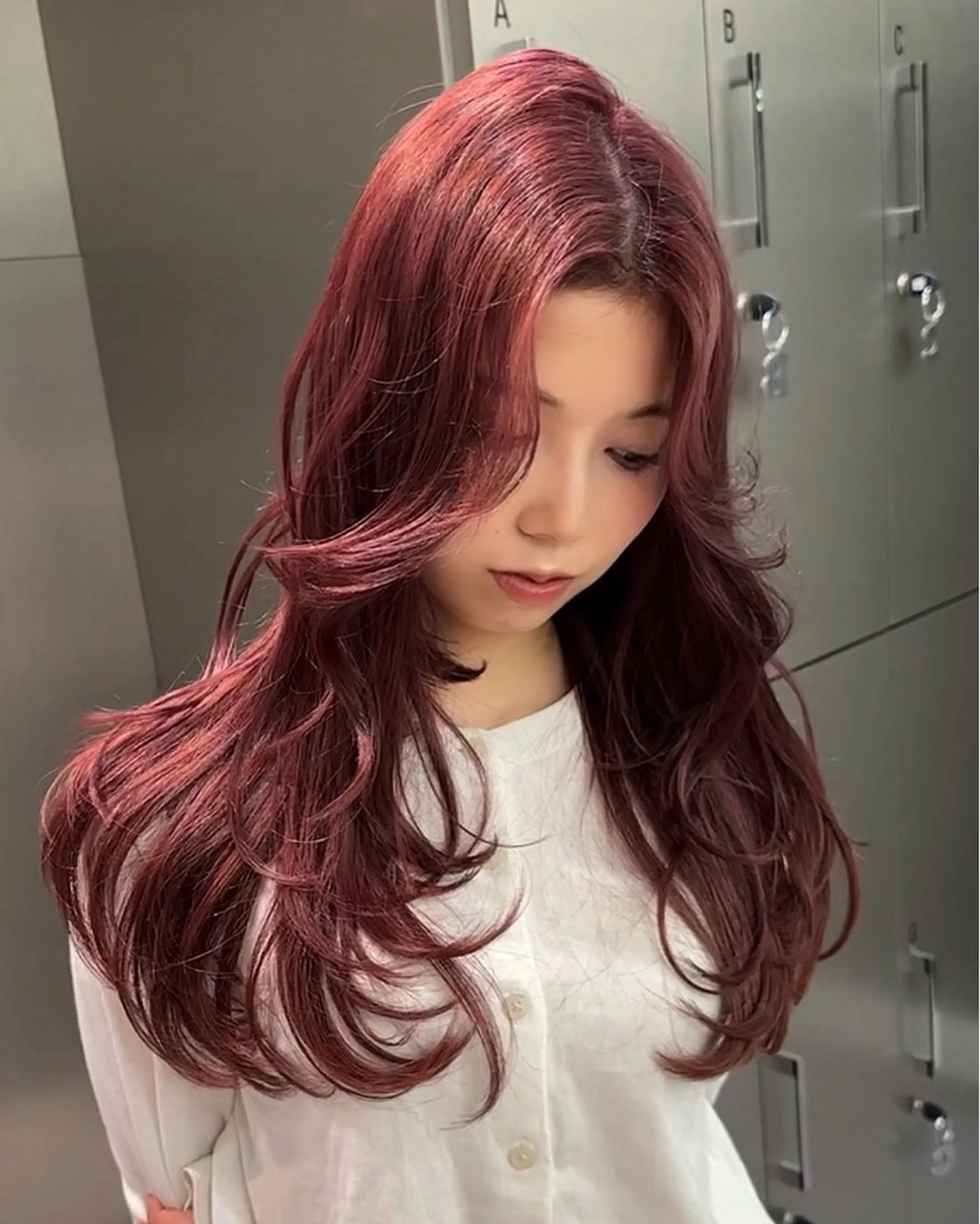 ロング カラー レッドカラー レイヤーカット ヘアカラー ブリーチ矯正/ ブリーチ特化mikaのヘアスタイル