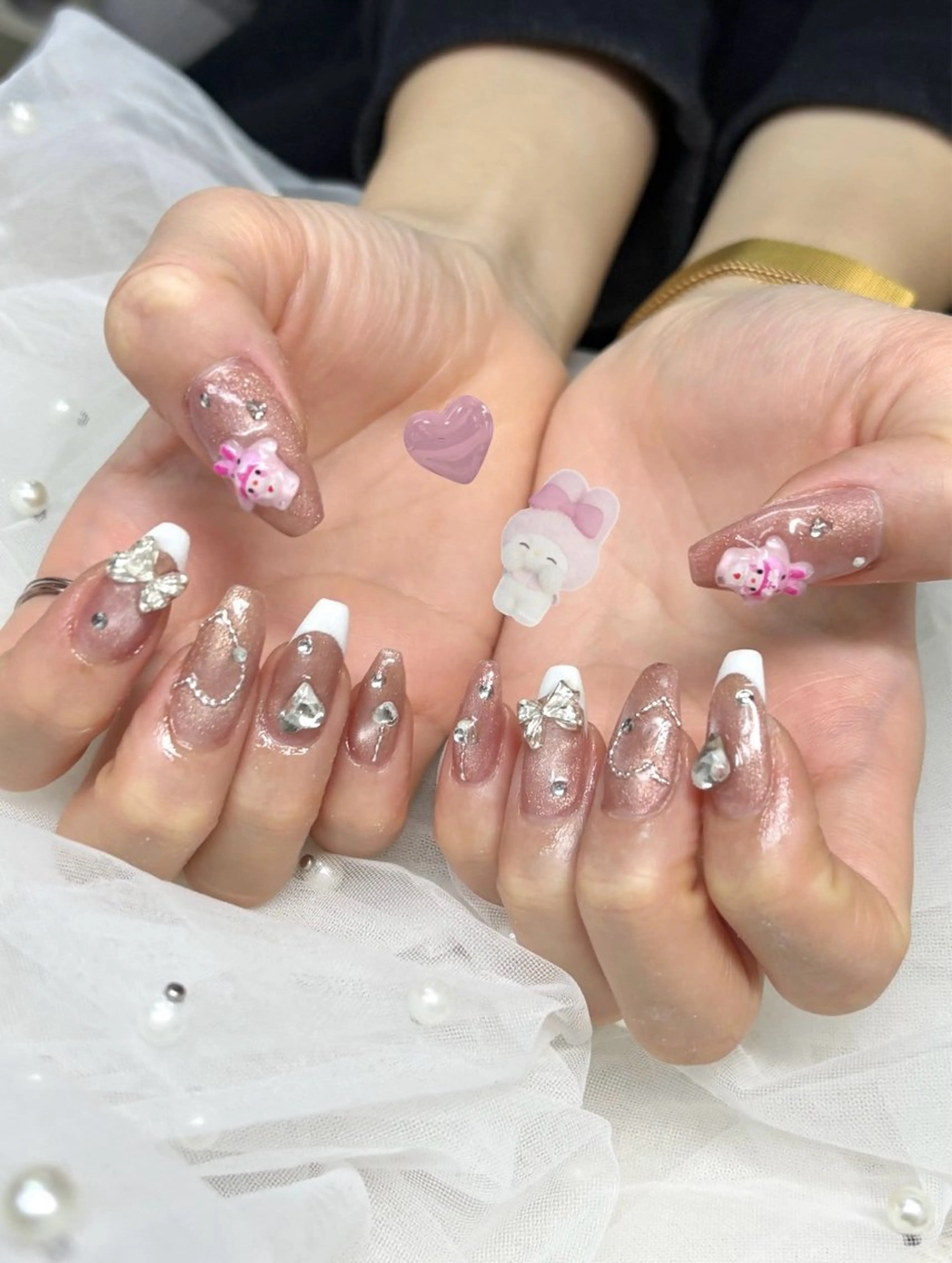 ネイル アートネイル フレンチネイル マグネットネイル 持ち込み ハンドネイル フットネイル Nailsalon mui.所属・中家 亜紗子のネイルデザイン