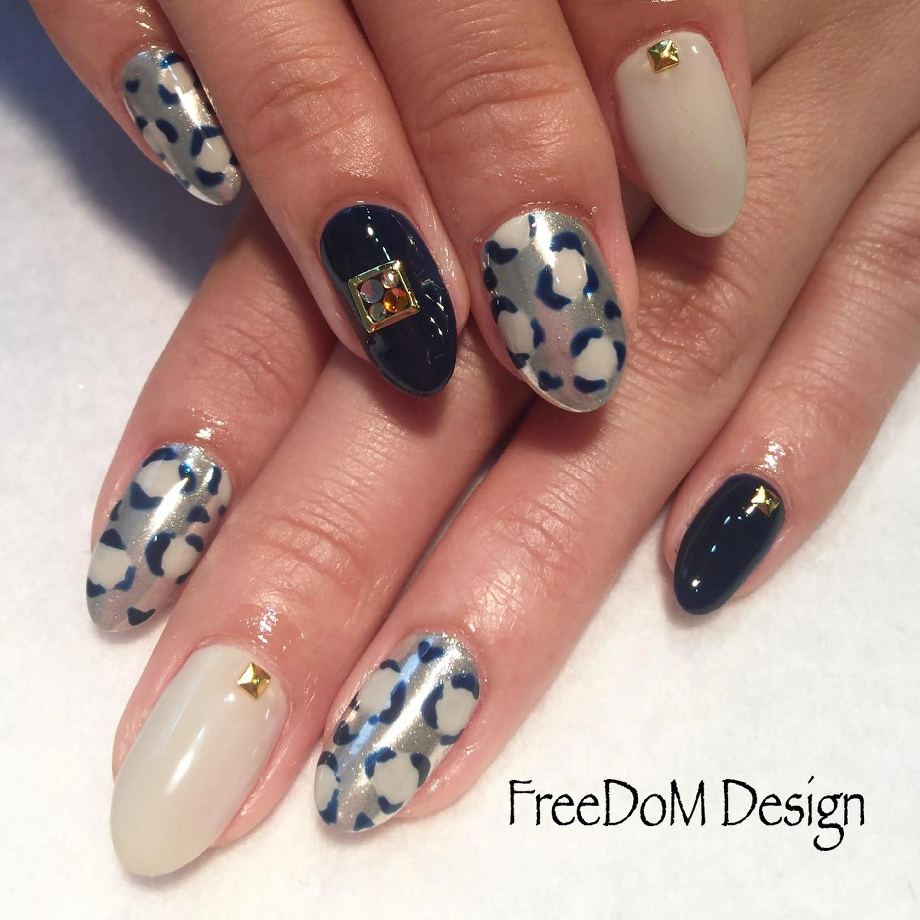 ネイル アートネイル ＦreeDoＭ   Design所属・W KUMIのネイルデザイン