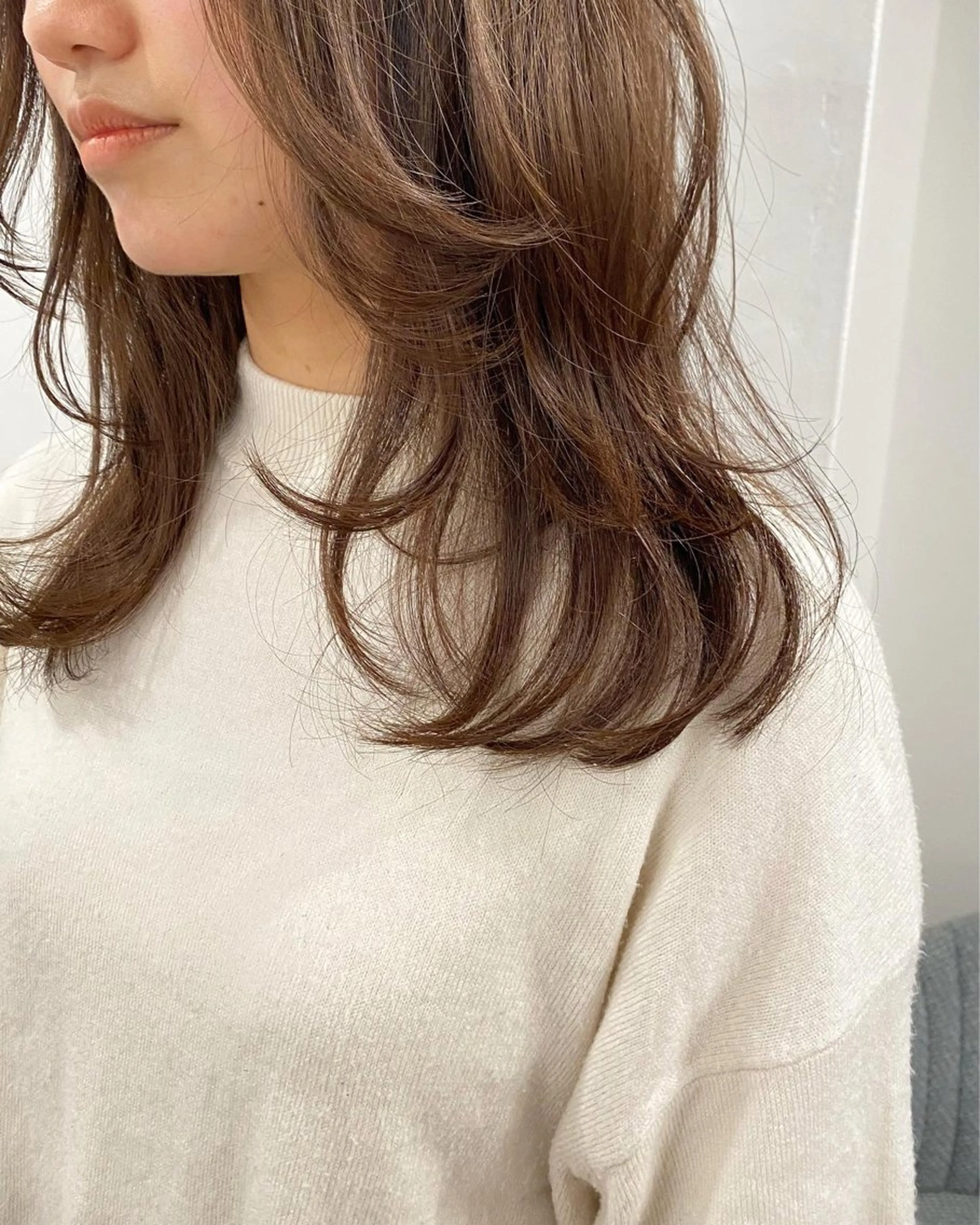 セミロング カラー 細野 菜月のヘアスタイル