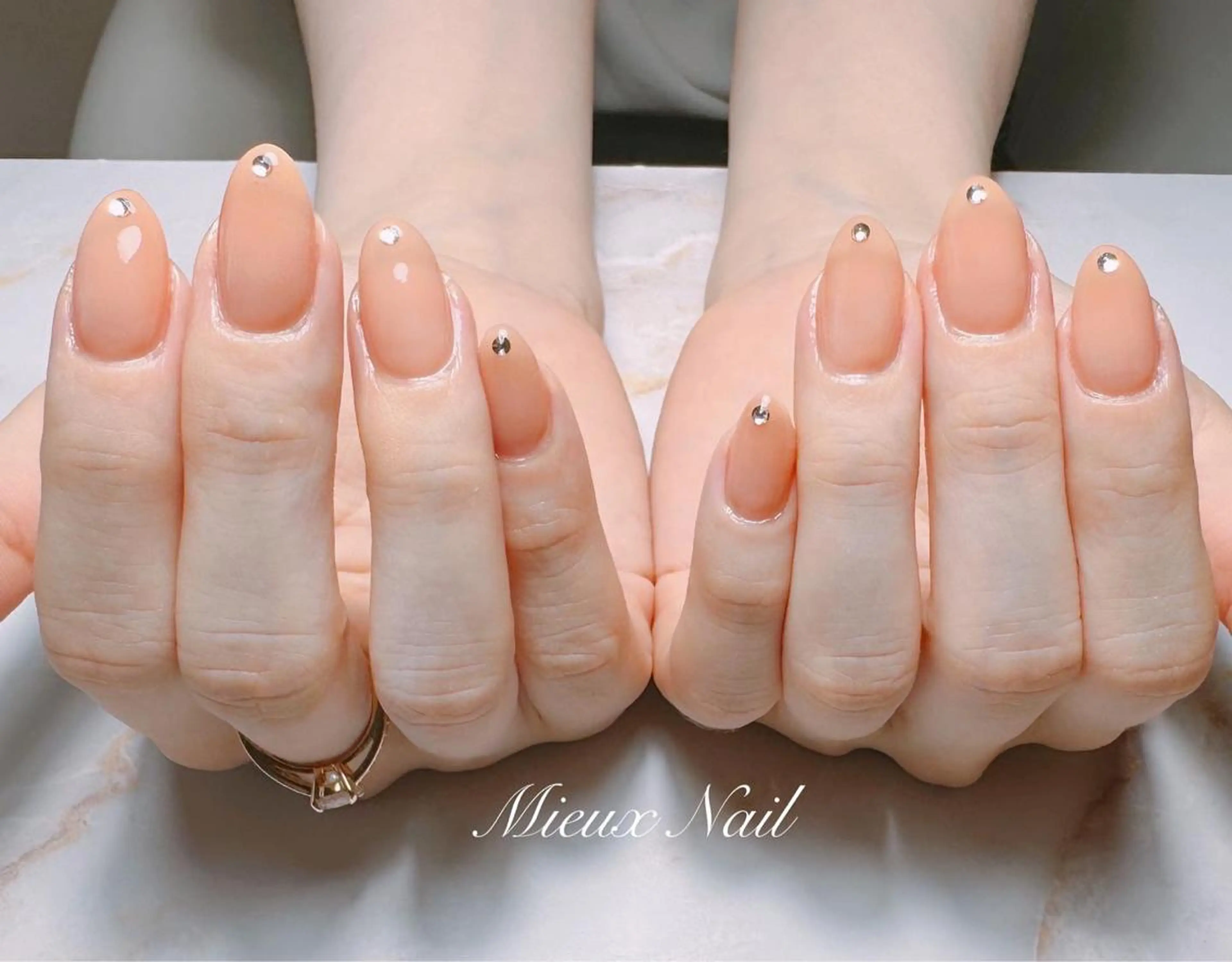 ネイル アートネイル オフィスネイル ワンカラーネイル オレンジ シンプルネイル ハンドネイル 市川 麻衣子のネイルデザイン