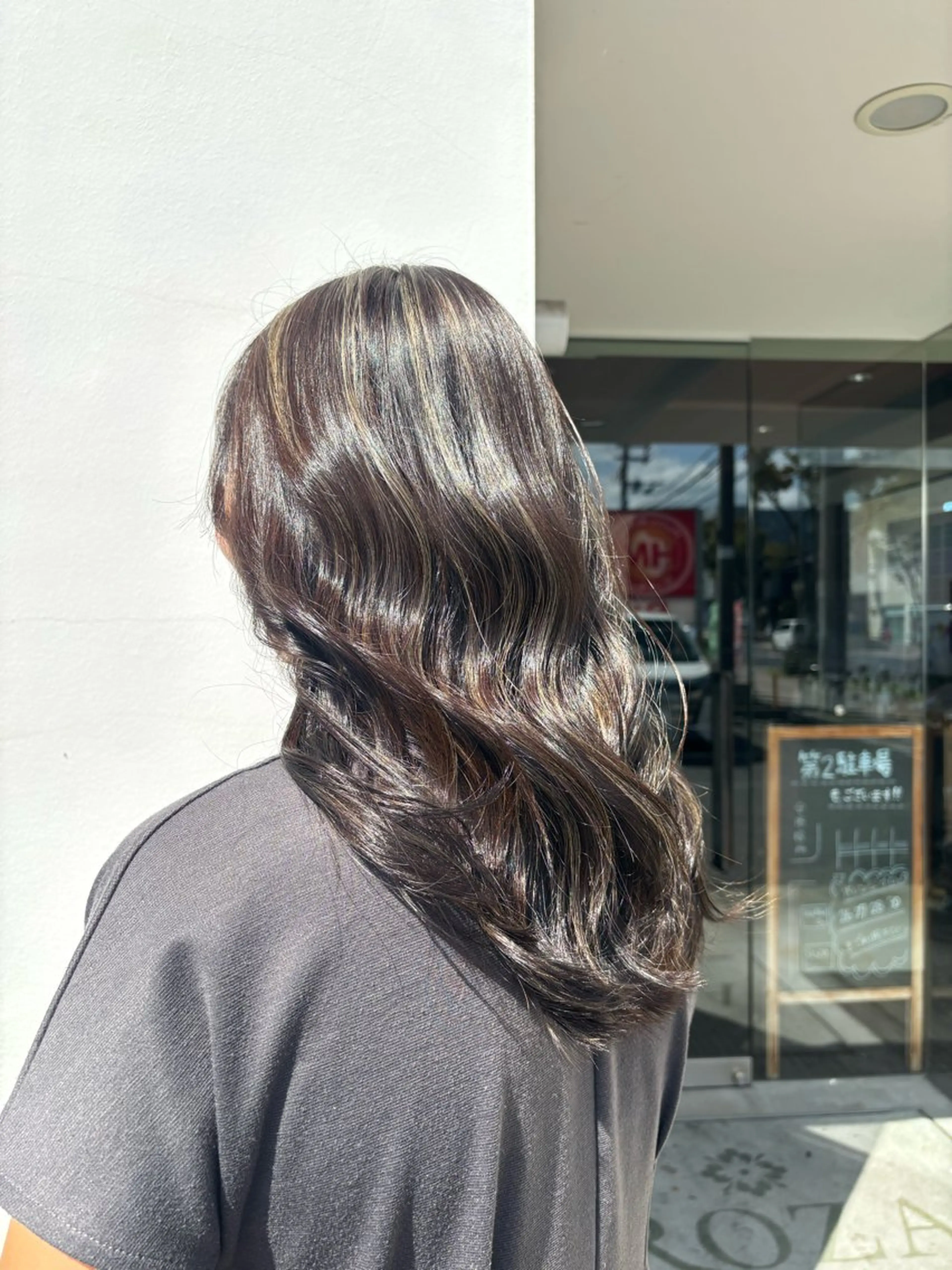 ロング ヘアカラー 落海 風花のヘアスタイル