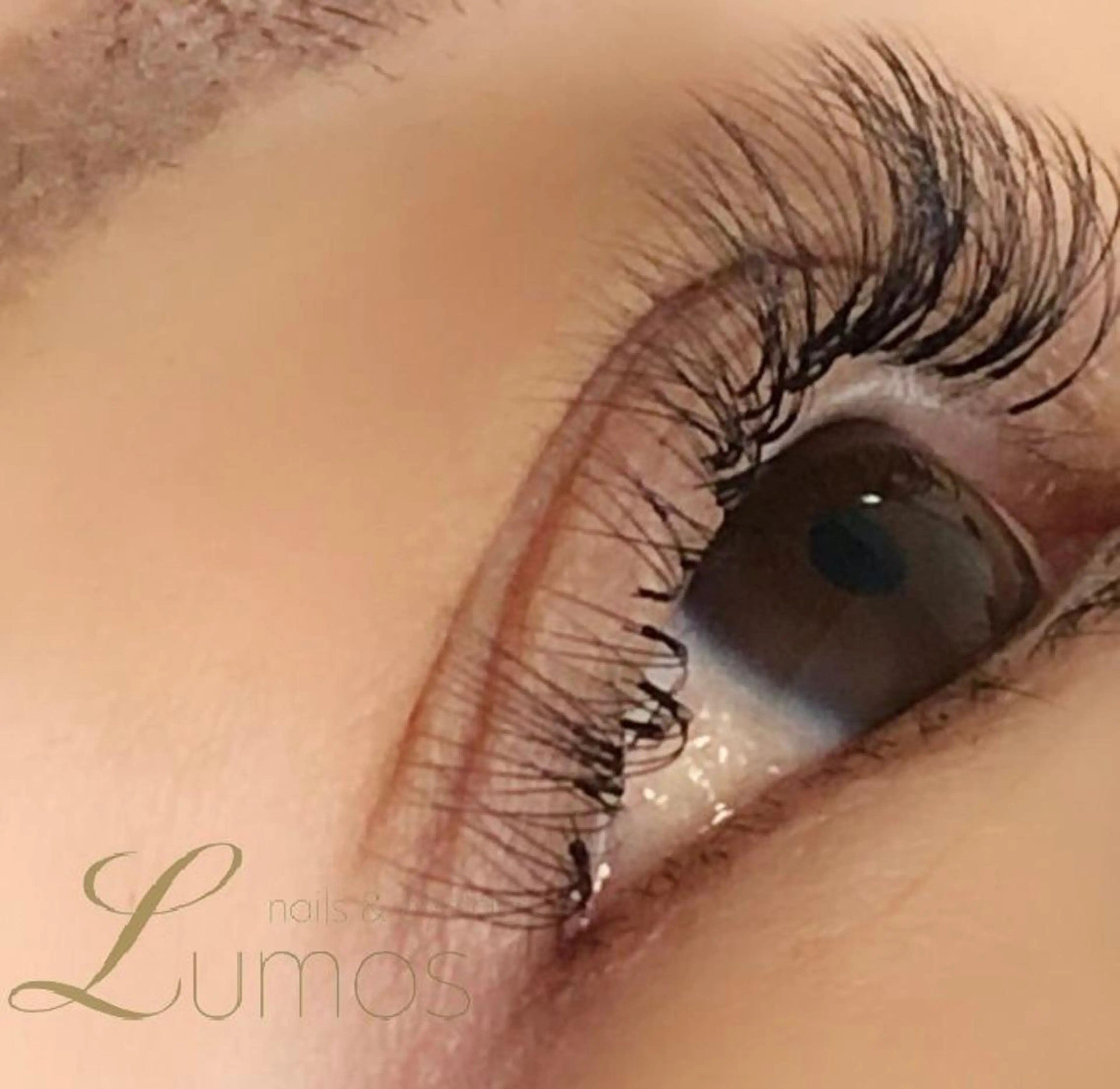 マツエク・マツパ ボリュームラッシュ マツエク Lumos nail&eyelash所属・Lumos Ayakaのマツエク・マツパデザイン