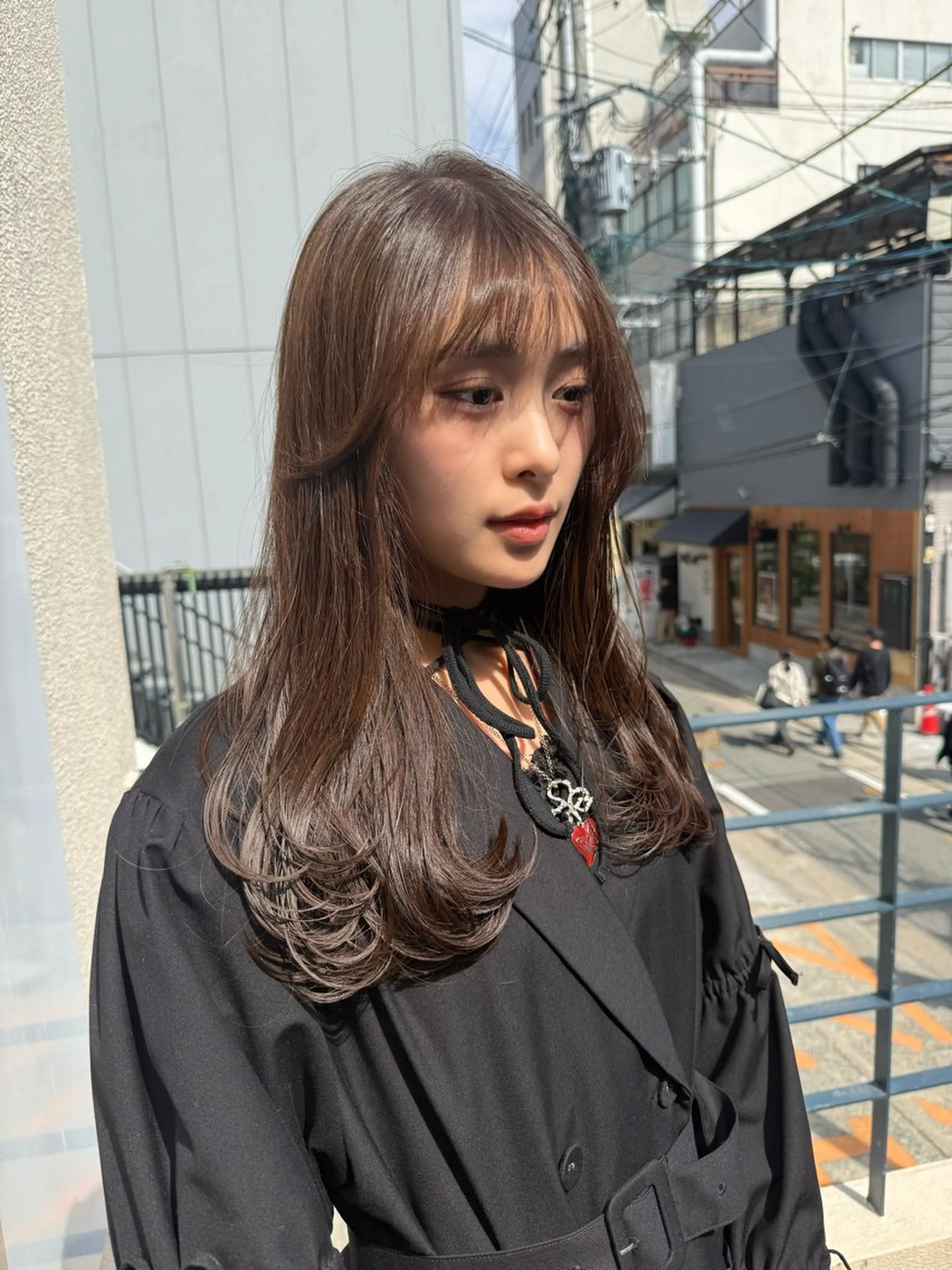 ロング レイヤーカット 縮毛矯正 カット ヘアカラー 縮毛矯正 尾崎 海璃のヘアスタイル