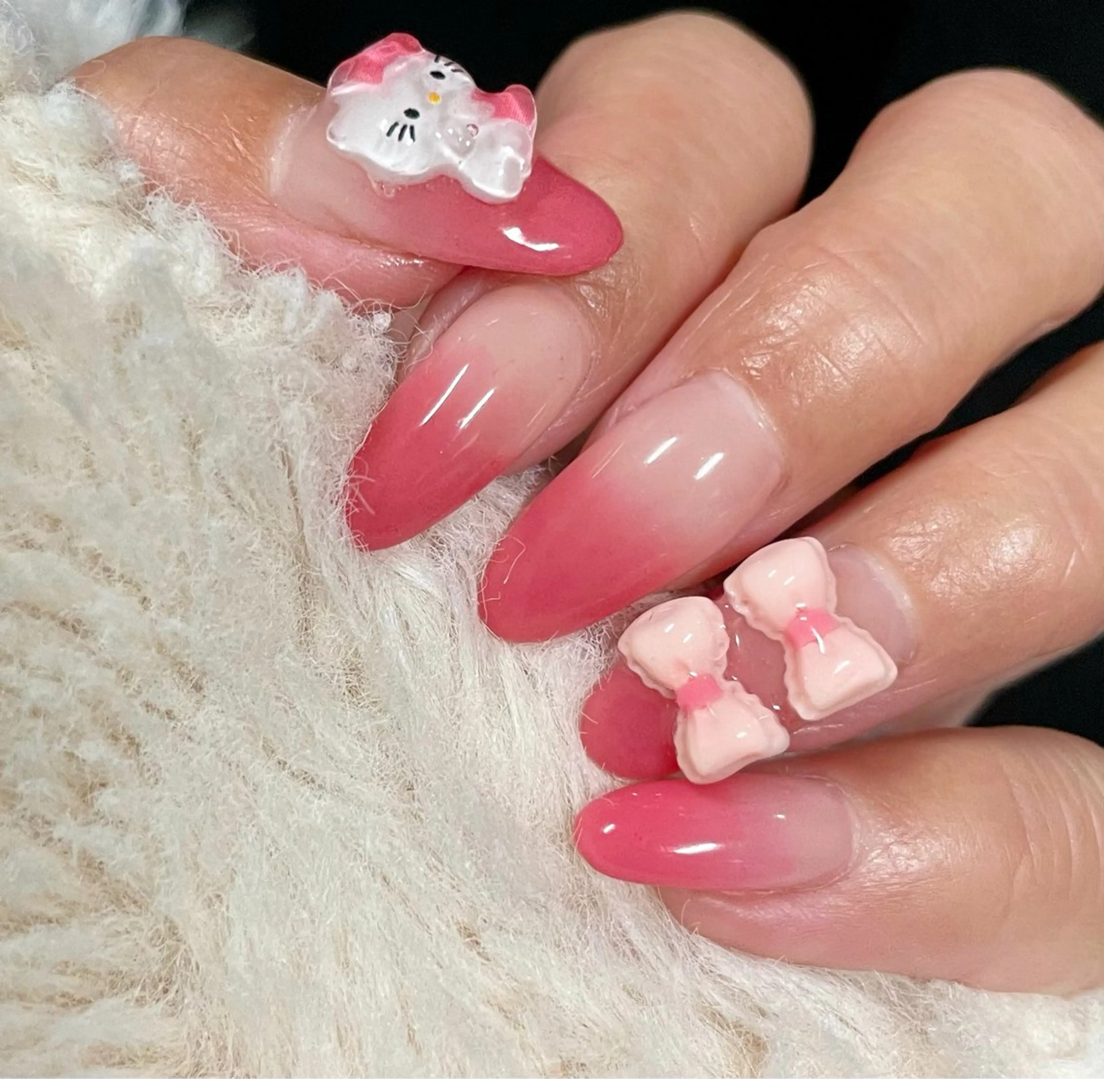 ネイル グラデーション Magique パリ 専門店🎀のネイルデザイン