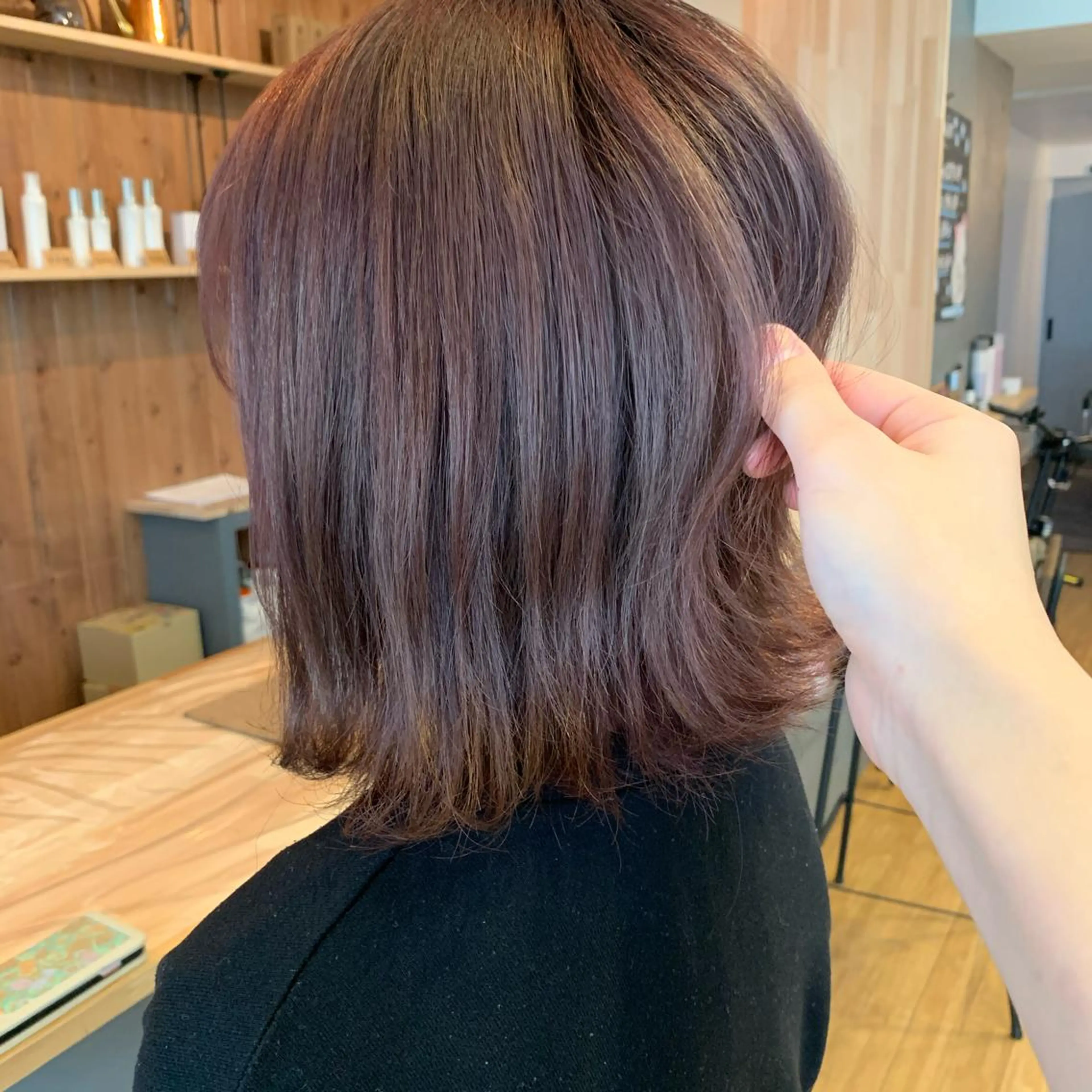 ミディアム カラー パーマ ヘアアレンジ ベージュカラー ブリーチ ラベンダーカラー ピンクカラー ピンクベージュ カット 佐藤 実咲のヘアスタイル