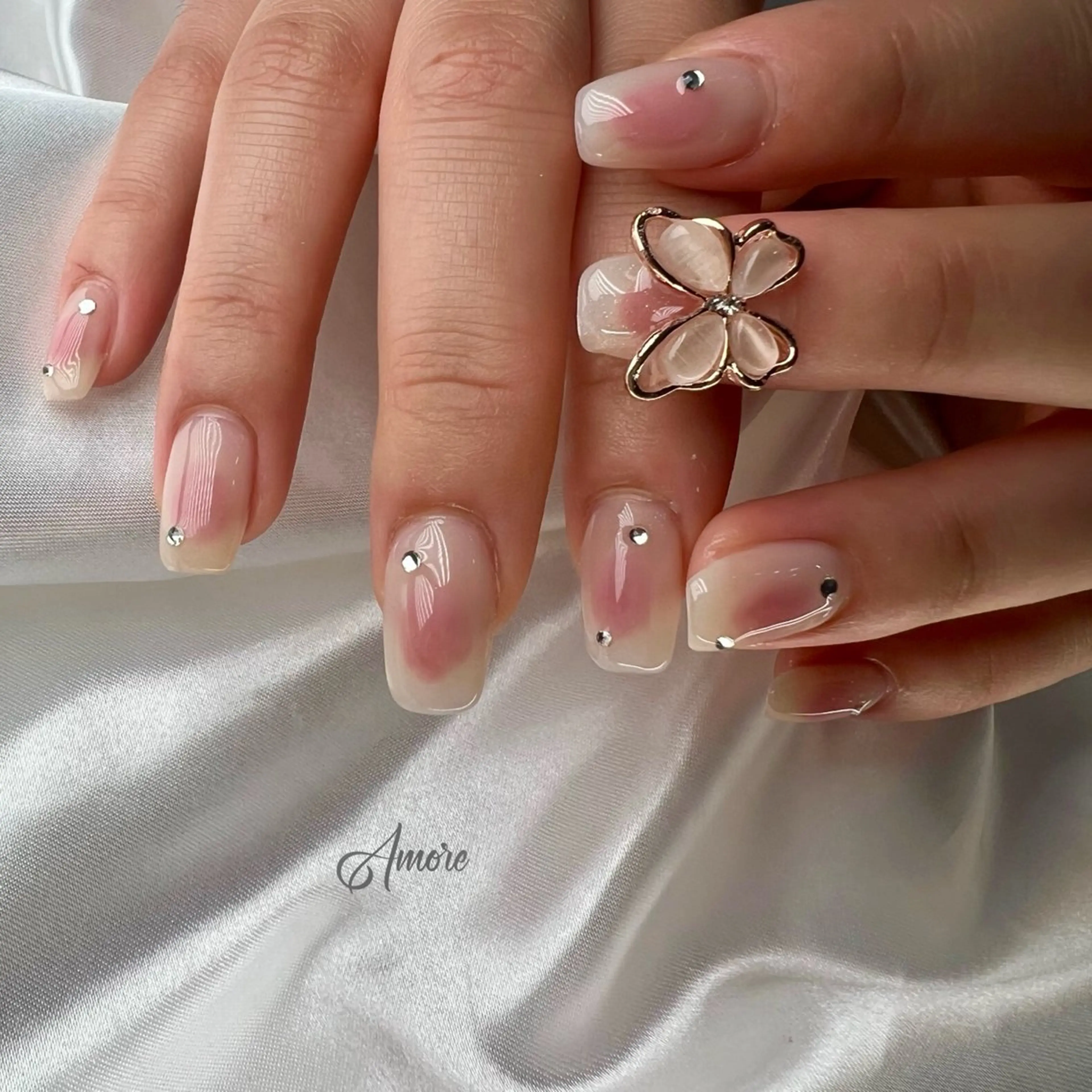 ネイル ジェルネイル キラキラネイル 韓国ネイル マグネットネイル パラジェル You kyehwaのネイルデザイン