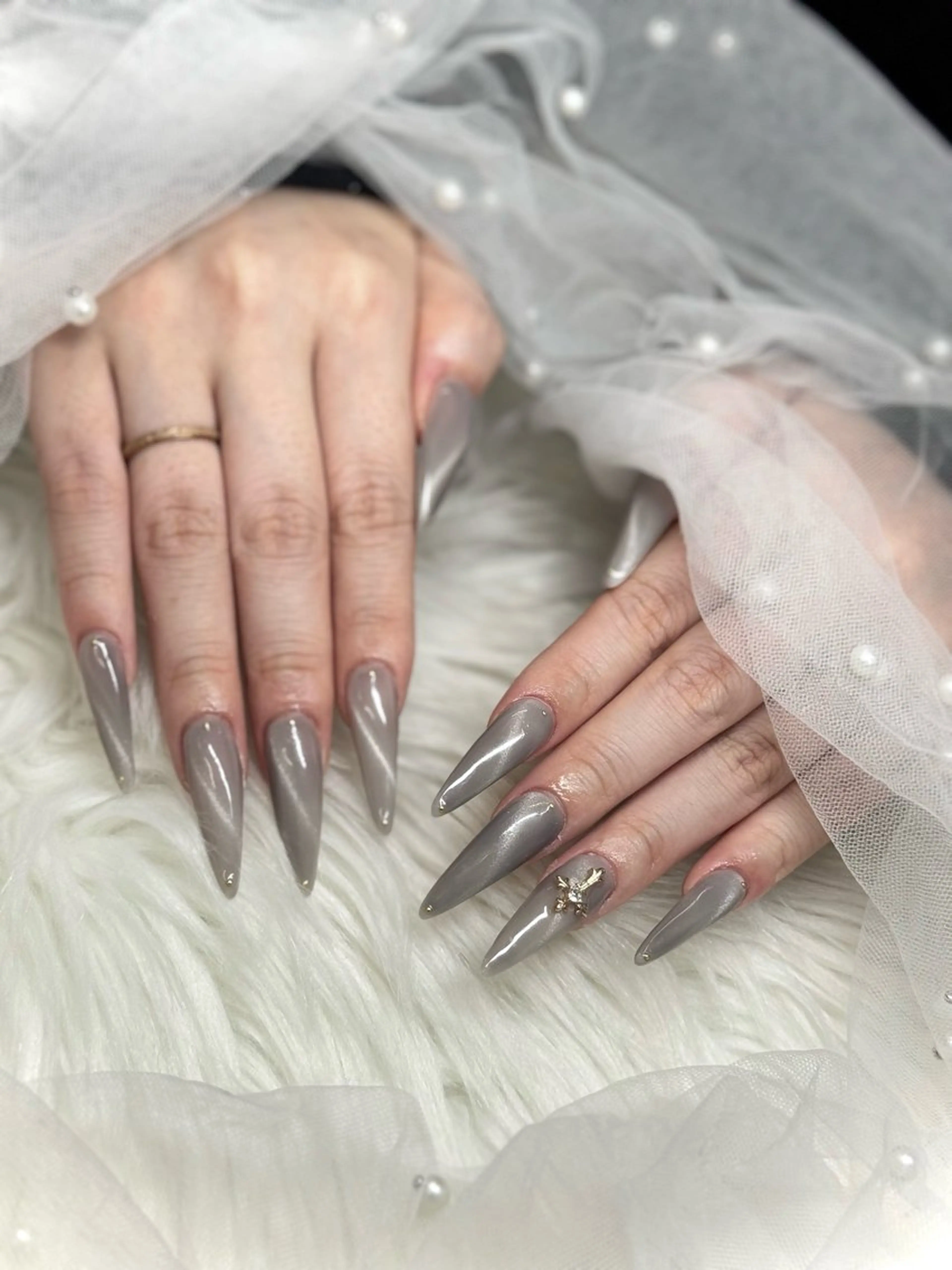 ネイル ゴールド マグネットネイル ハンドネイル LUCAS 千葉 AOI💅🏾💕のネイルデザイン