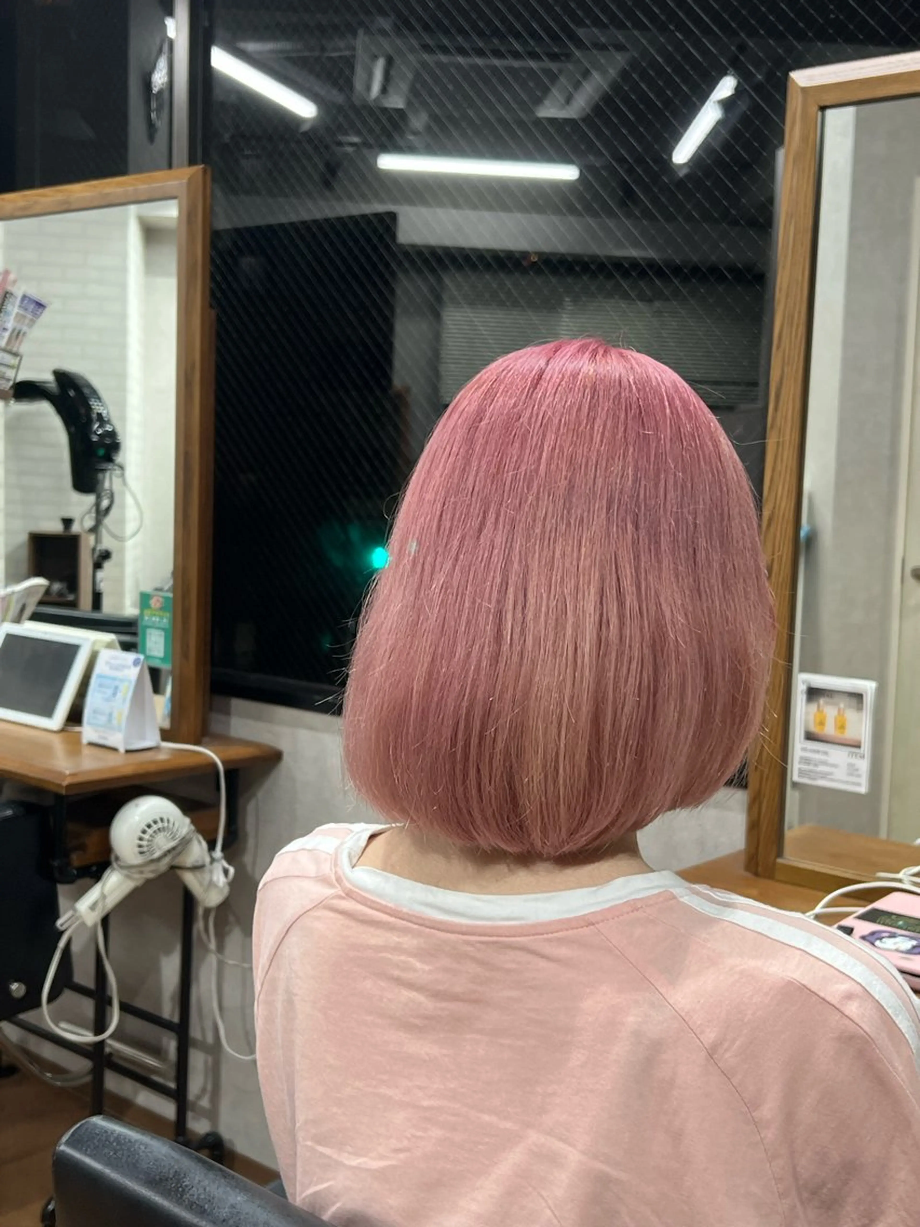 ミディアム ヘアカラー Vis ill所属・イリオモテ レナのヘアスタイル