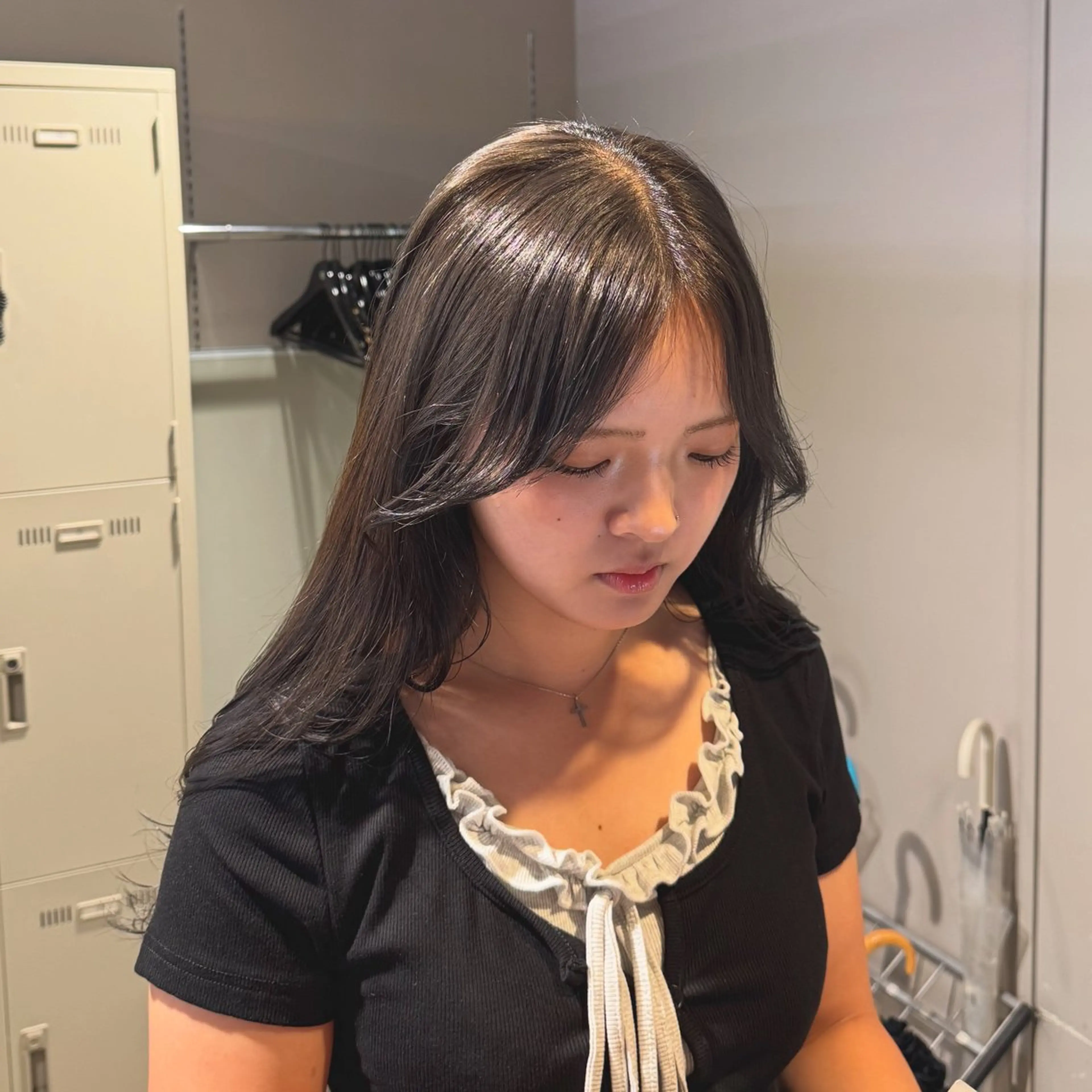 セミロング カラー ヘアアレンジ グレージュ ヘアカラー トリートメント ヘアセット 艶カラー の達人のヘアスタイル