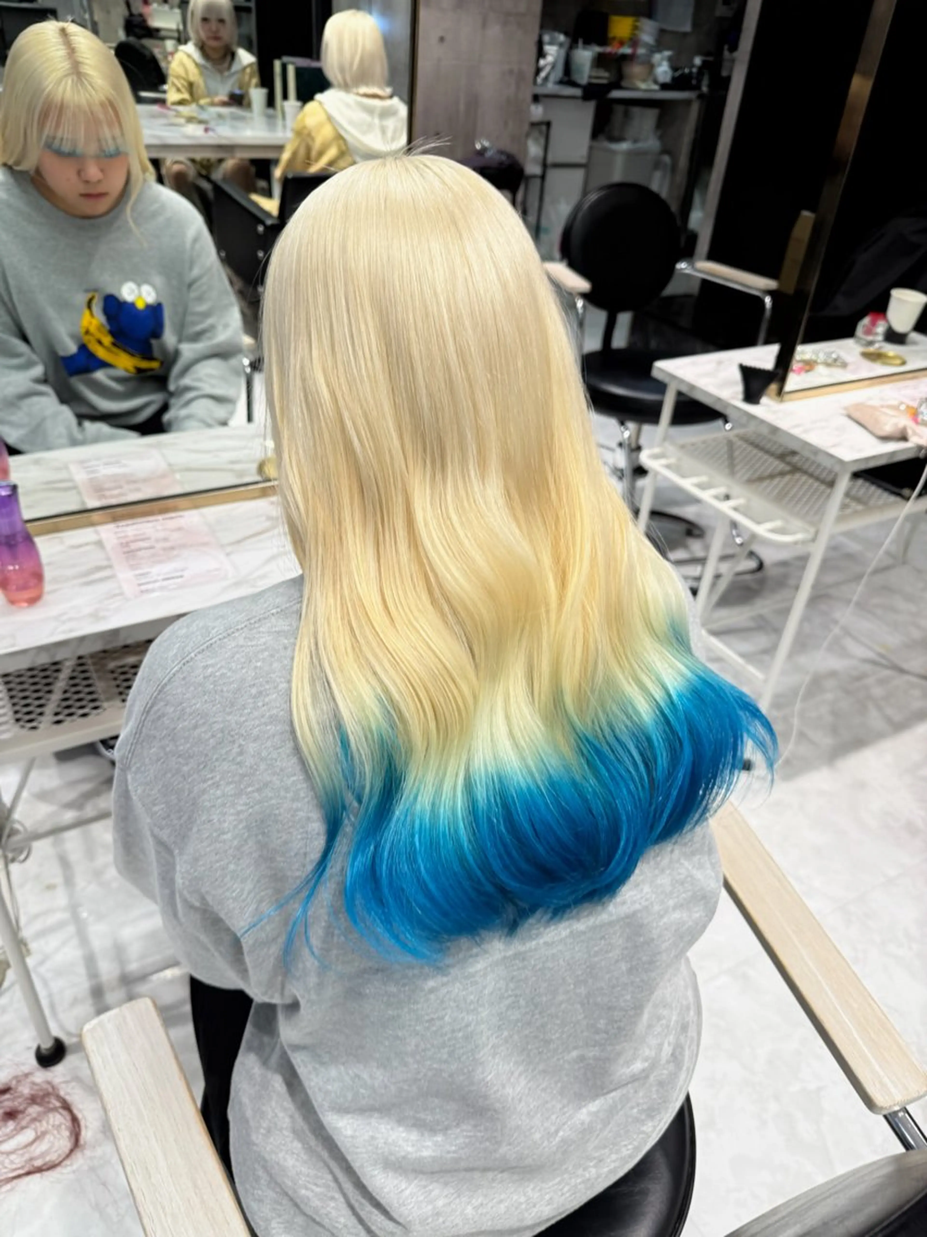 ロング カラー ヘアカラー トリートメント ヘアセット ハイトーンレイヤー 🦋🌷Shuriのヘアスタイル