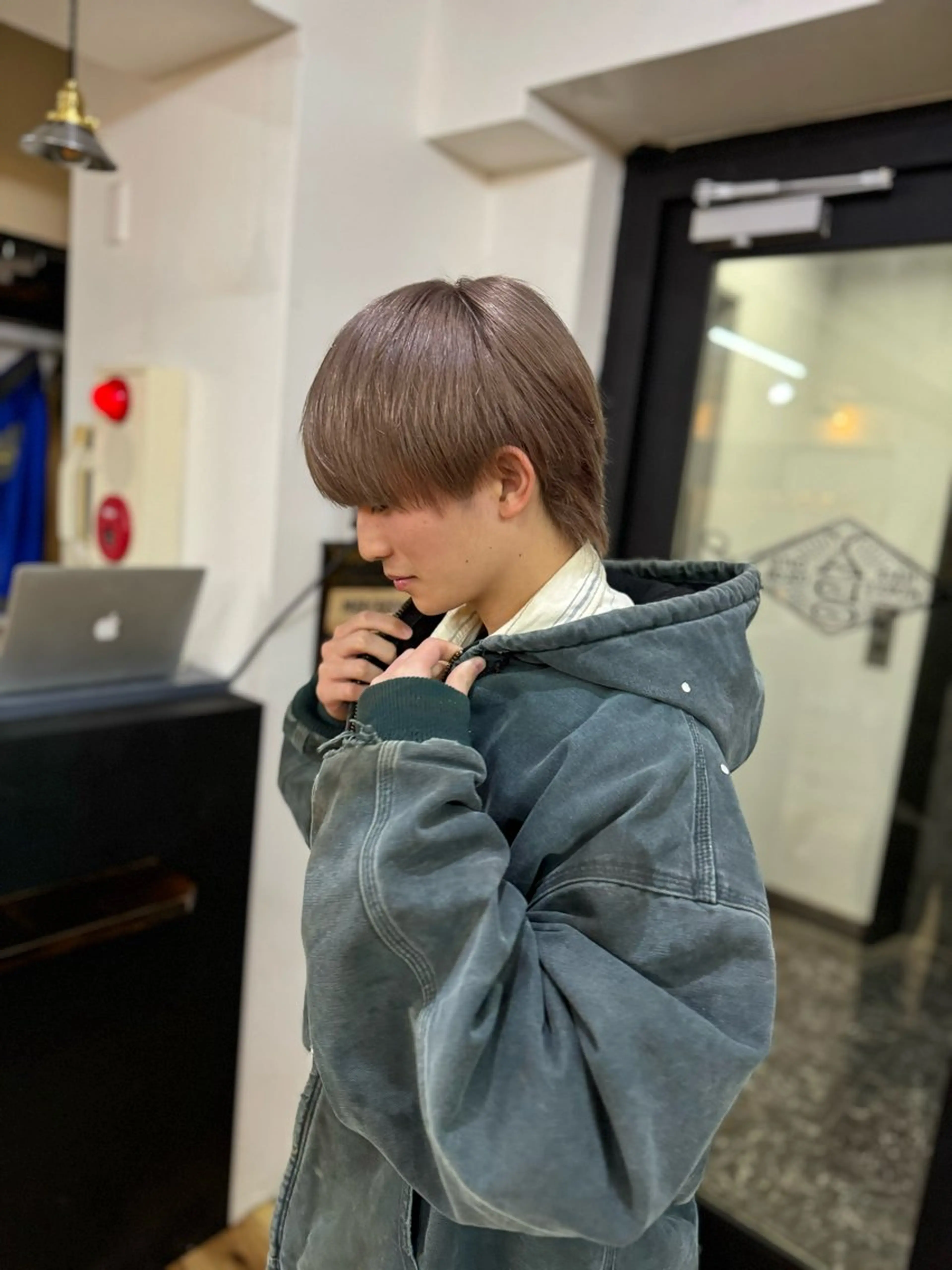 カラー メンズ ベージュカラー ヘアカラー ブリーチカラーモデル 募集中/ リョウスケのヘアスタイル