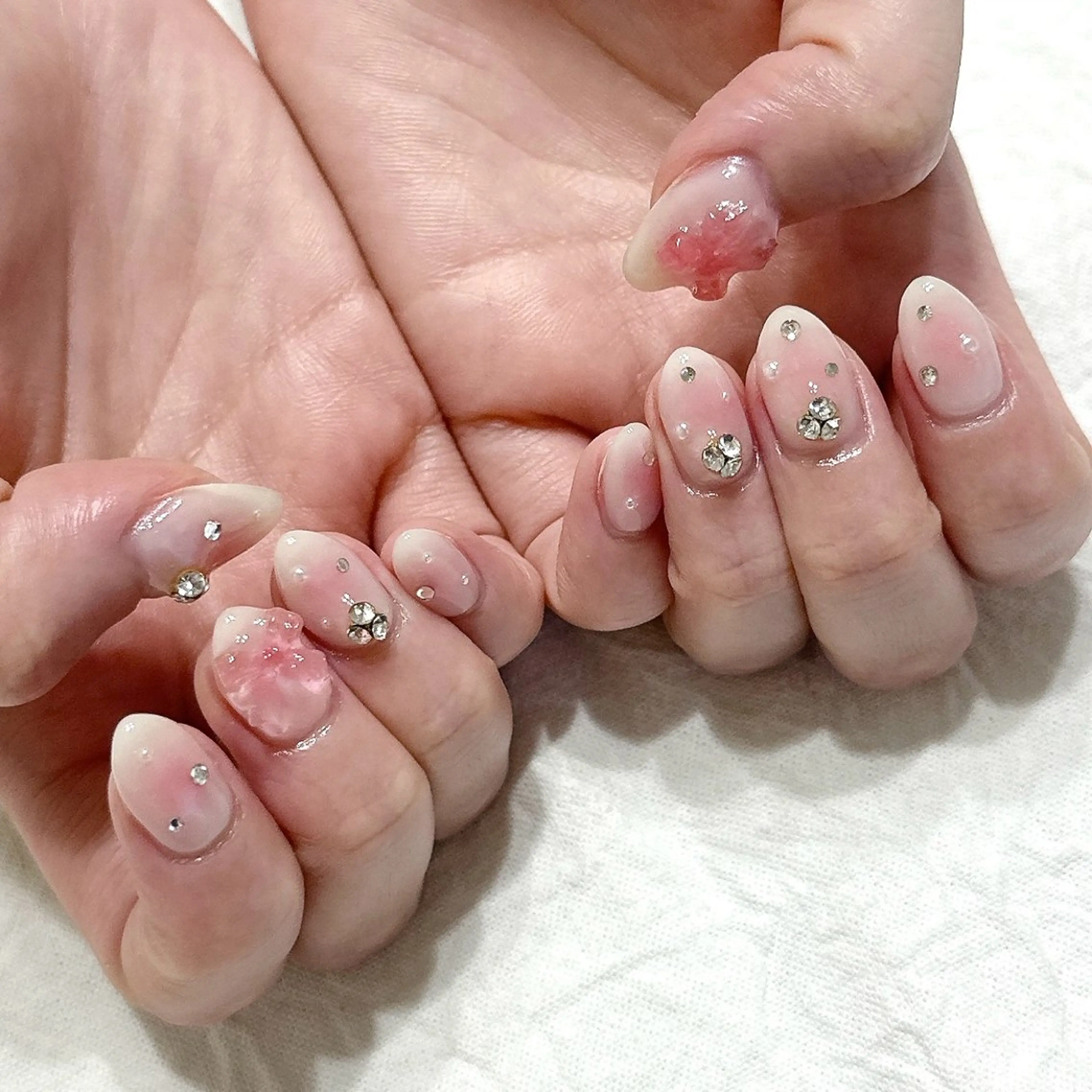 ネイル ピンク シルバー ハンドネイル peaberry nailのネイルデザイン