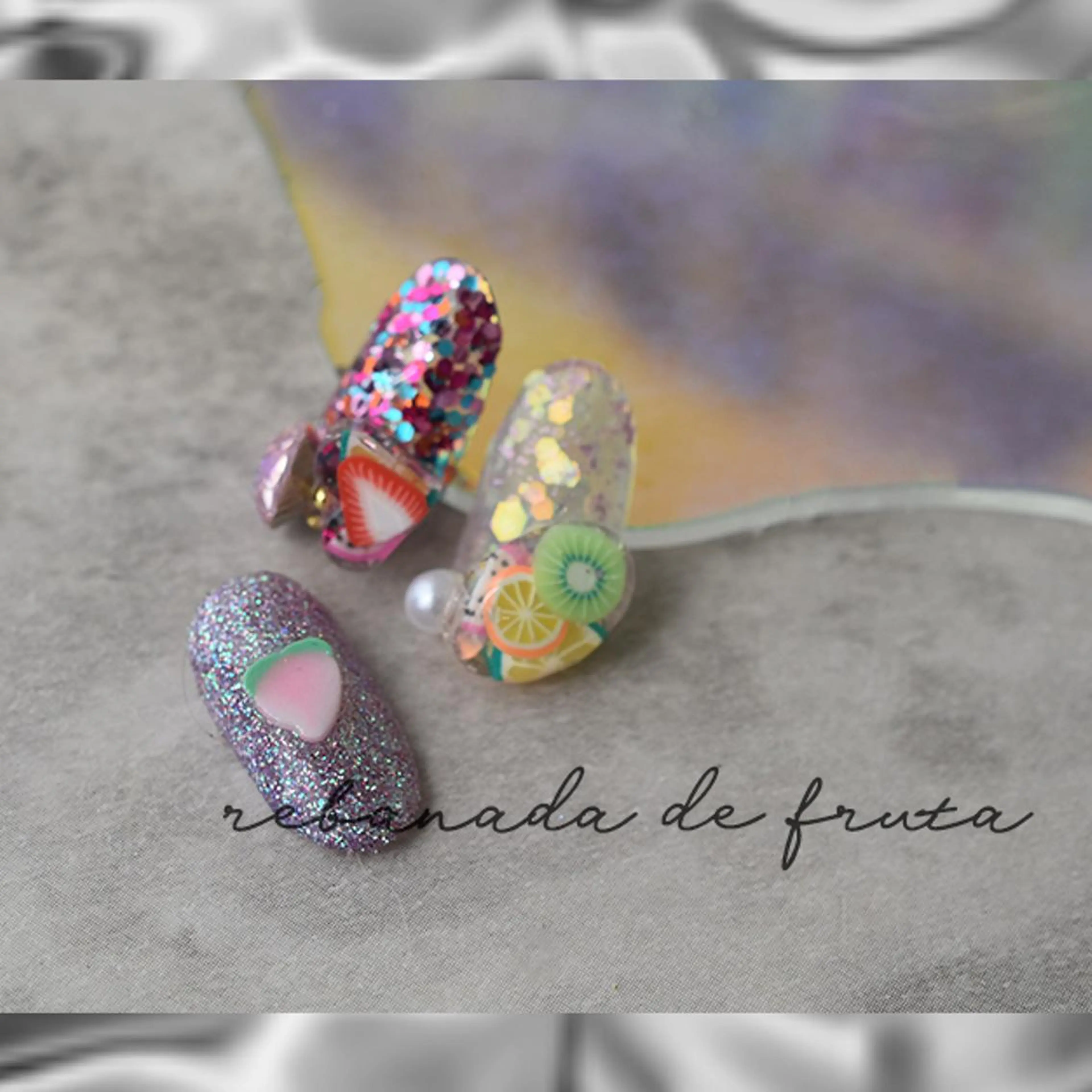 ミディアム カラー ネイル Aayley(アイリー)Salon所属・Aayley アイリ―サロンのネイルデザイン