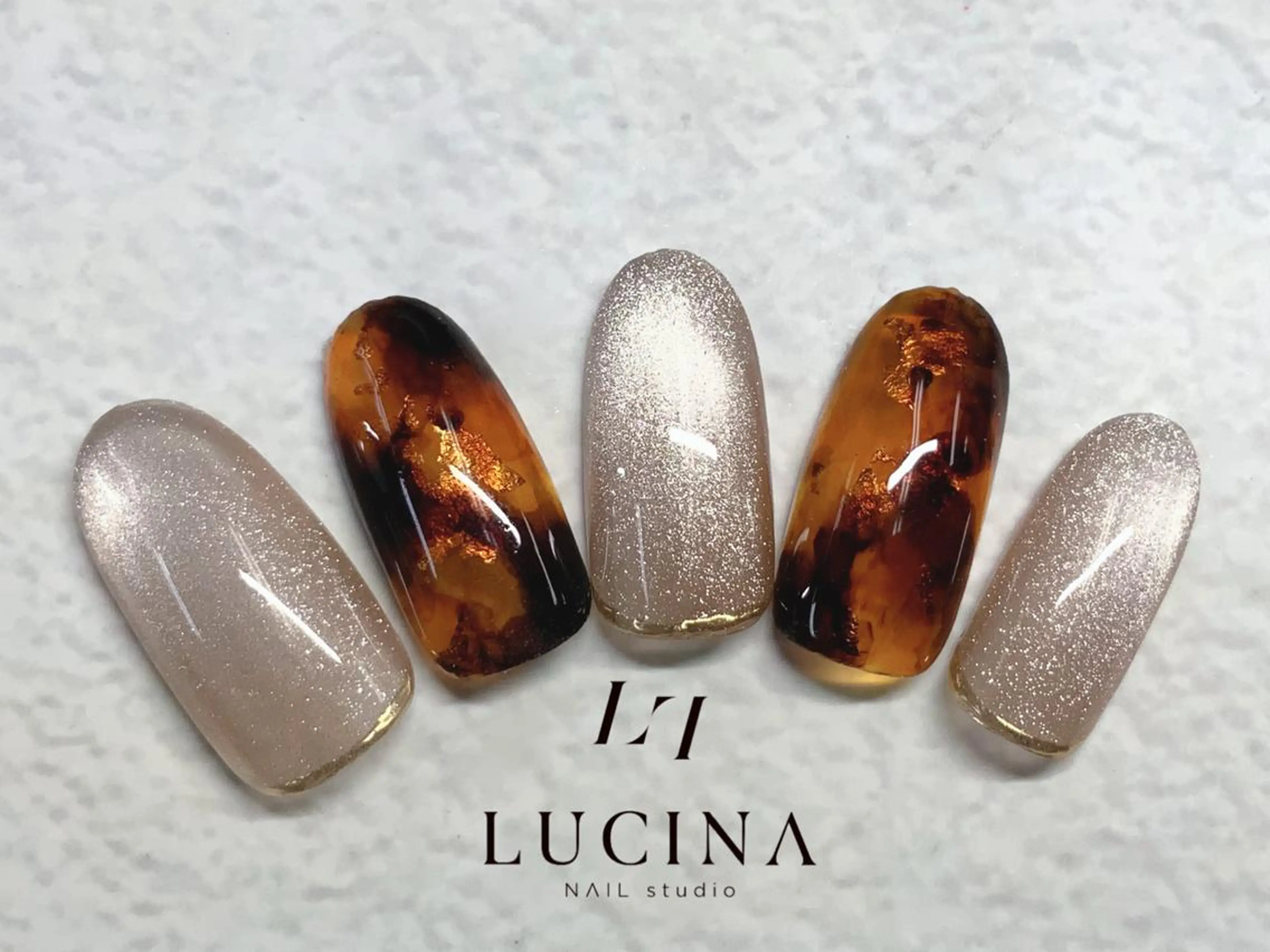 ネイル べっ甲ネイル クリアネイル 長さ出し フットネイル フレンチネイル ハンドネイル 新橋 ルキナ スタッフのネイルデザイン