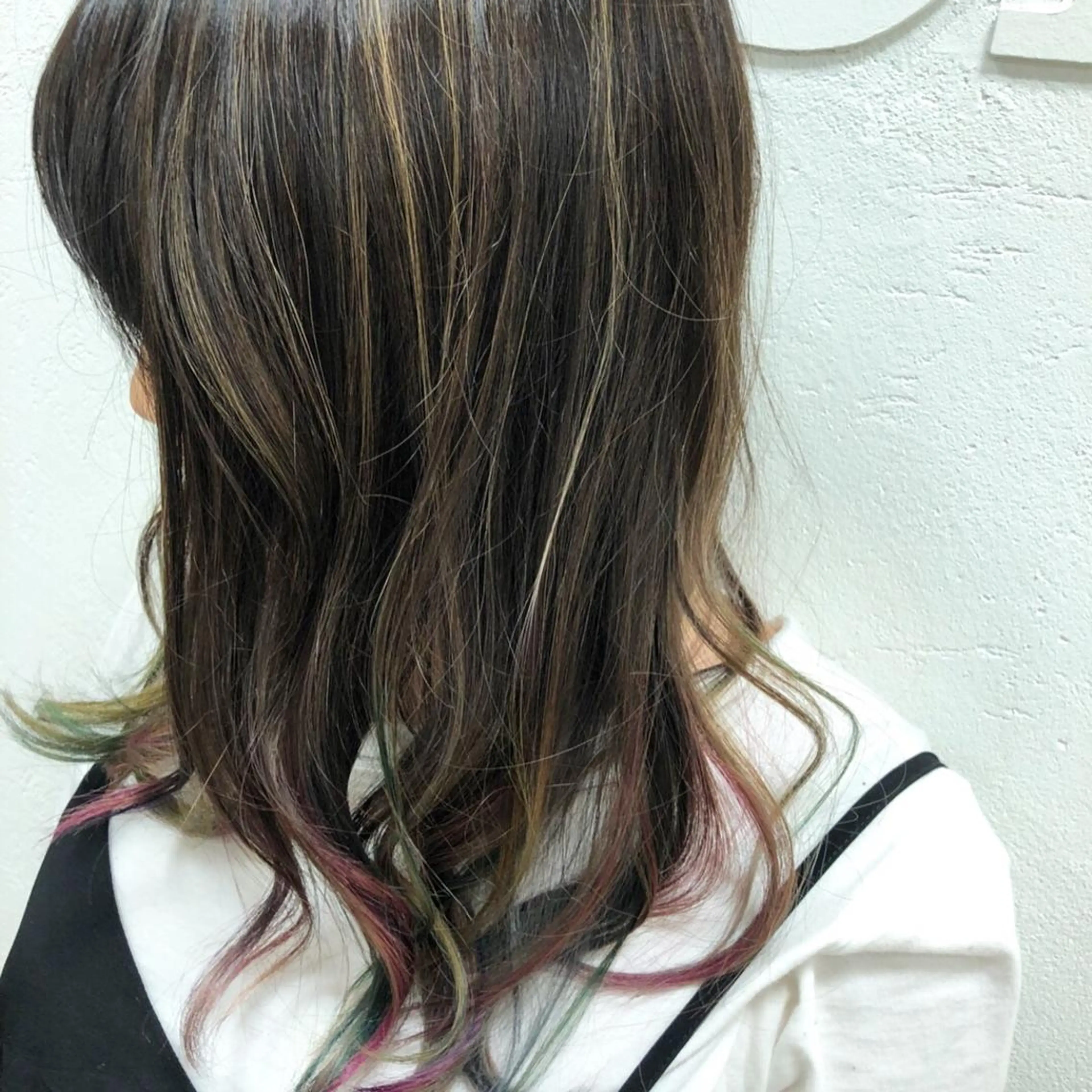 ミディアム カラー 飯田 真澄のヘアスタイル