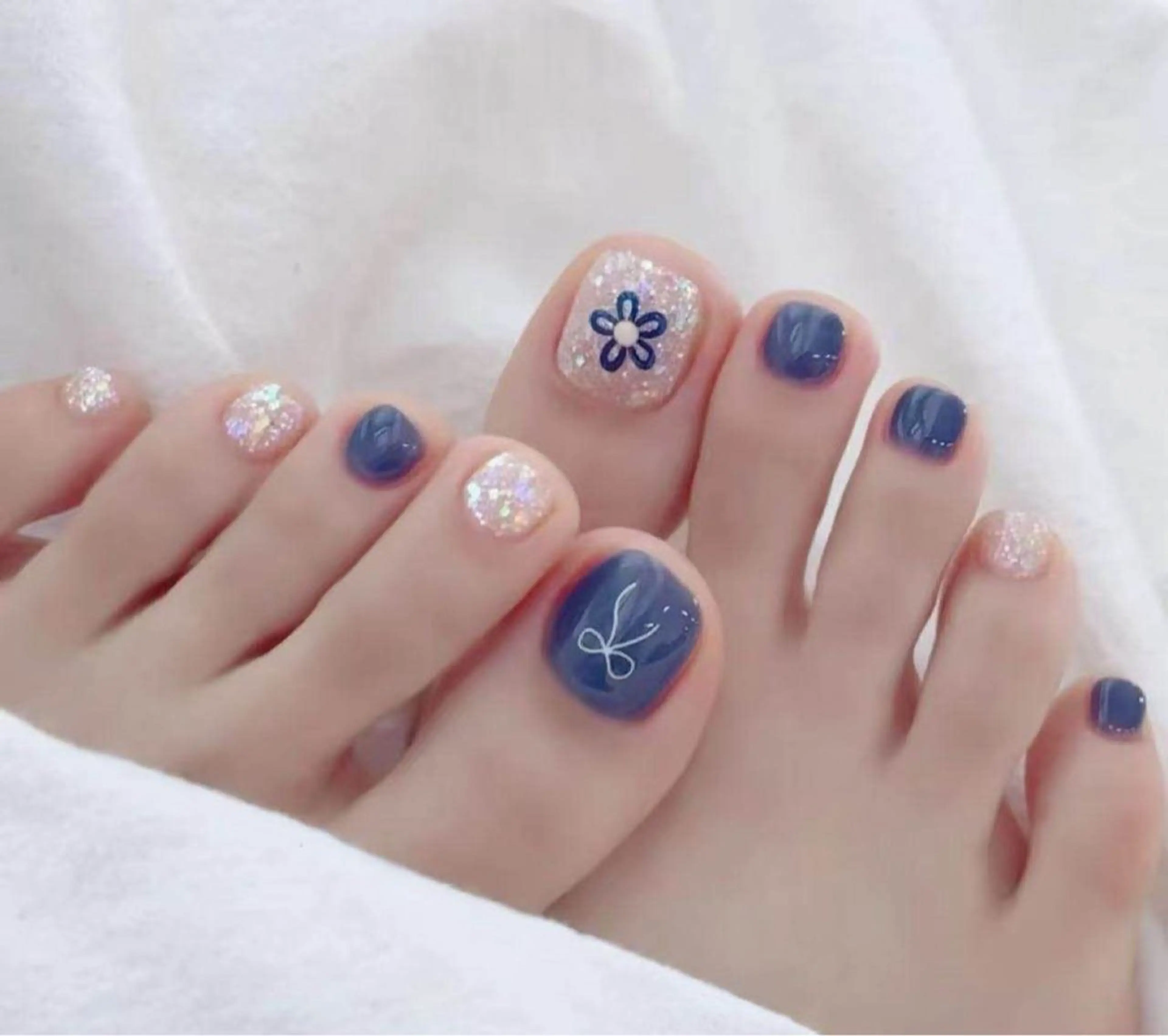 ネイル オーロラネイル フラワーネイル フットネイル フレンチネイル ジェルネイル フットネイル 相沢 さやかのネイルデザイン
