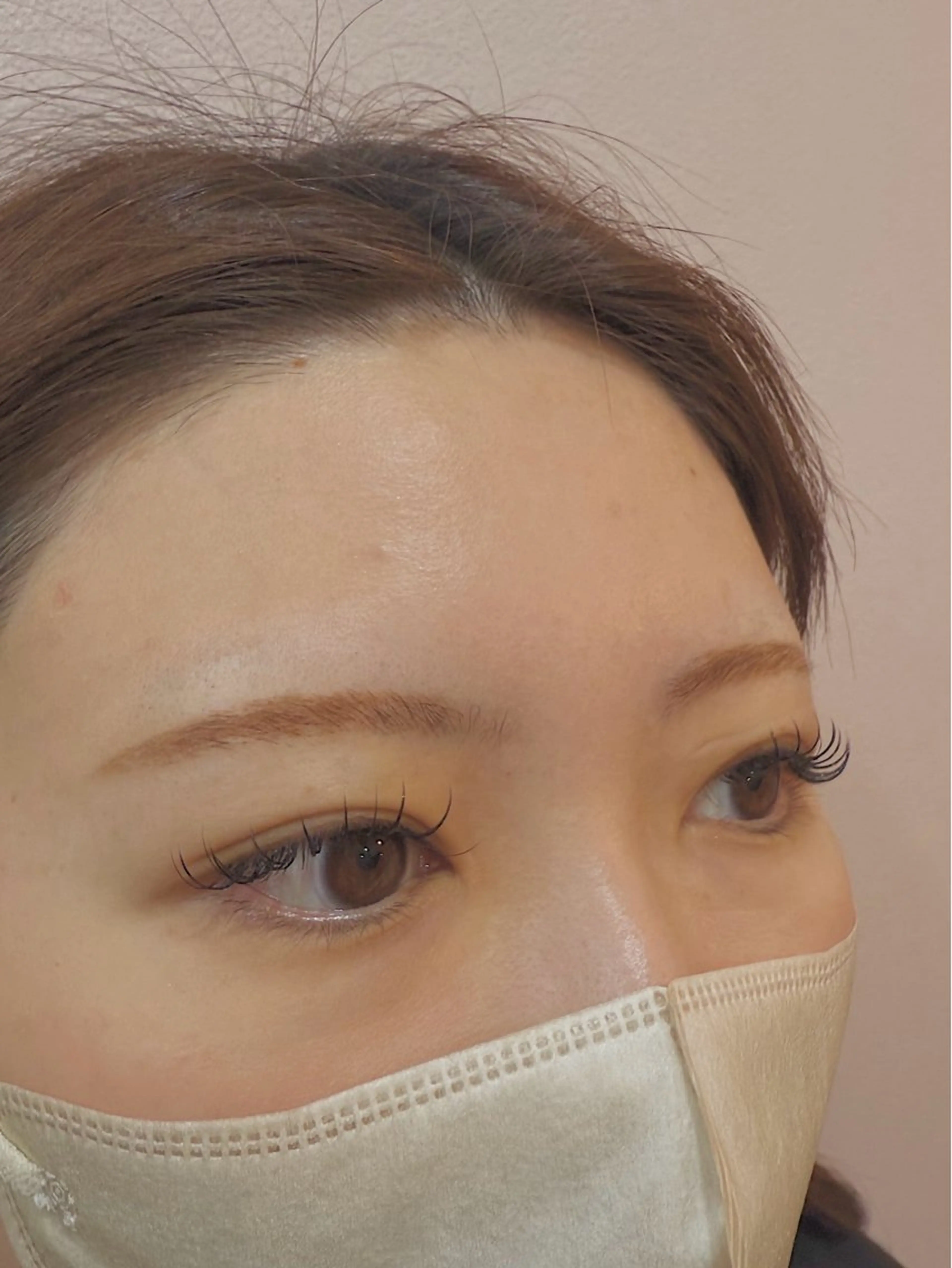 マツエク×パーマの新技法！エクステ後にパーマをかけ、毛流れを均一にします（アイシャンプー×コーティング仕上げ付いてます）の写真