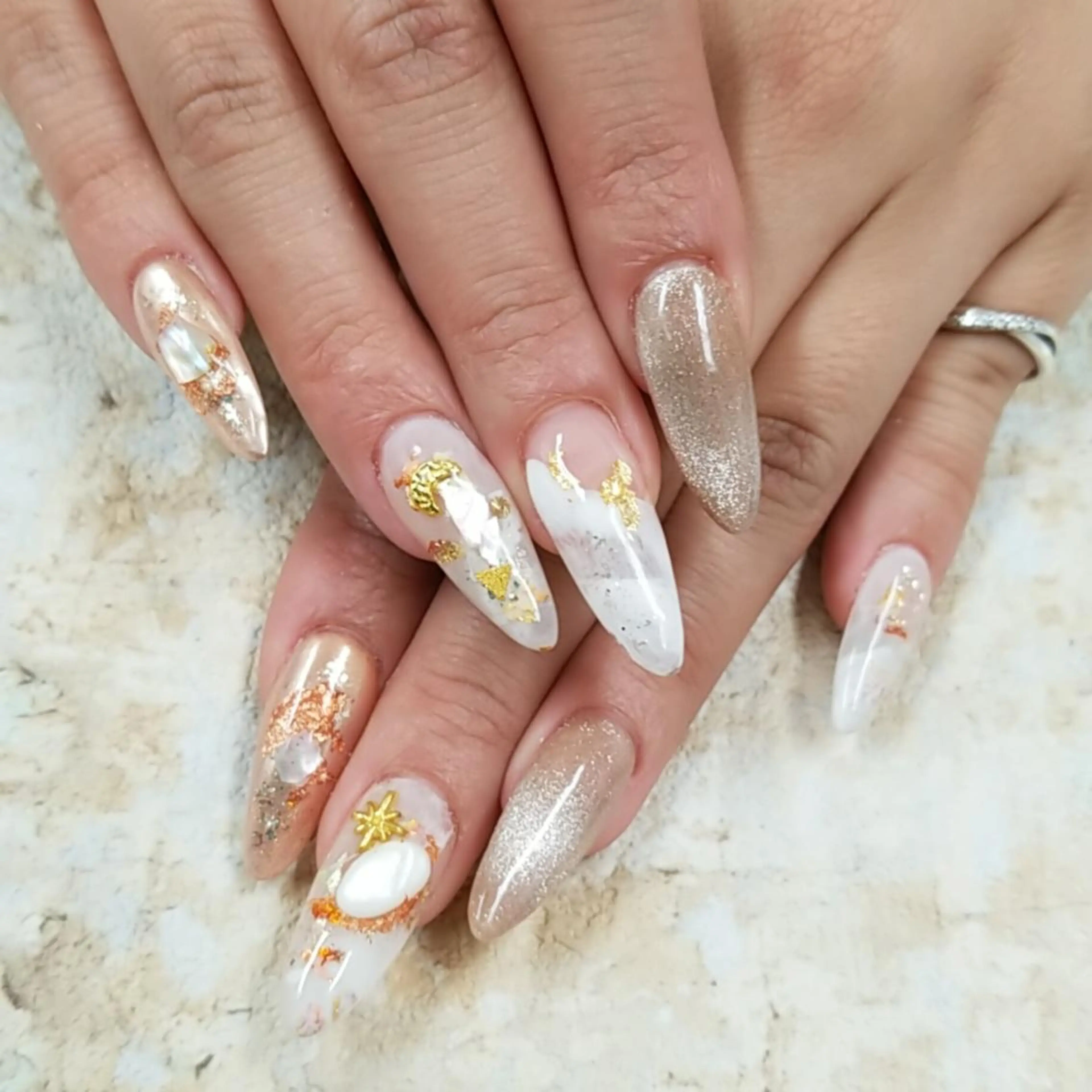 ネイル アートネイル ジェルネイル マグネットネイル 持ち込み ニュアンスネイル 河野ちえ (雑誌掲載サロン)のネイルデザイン