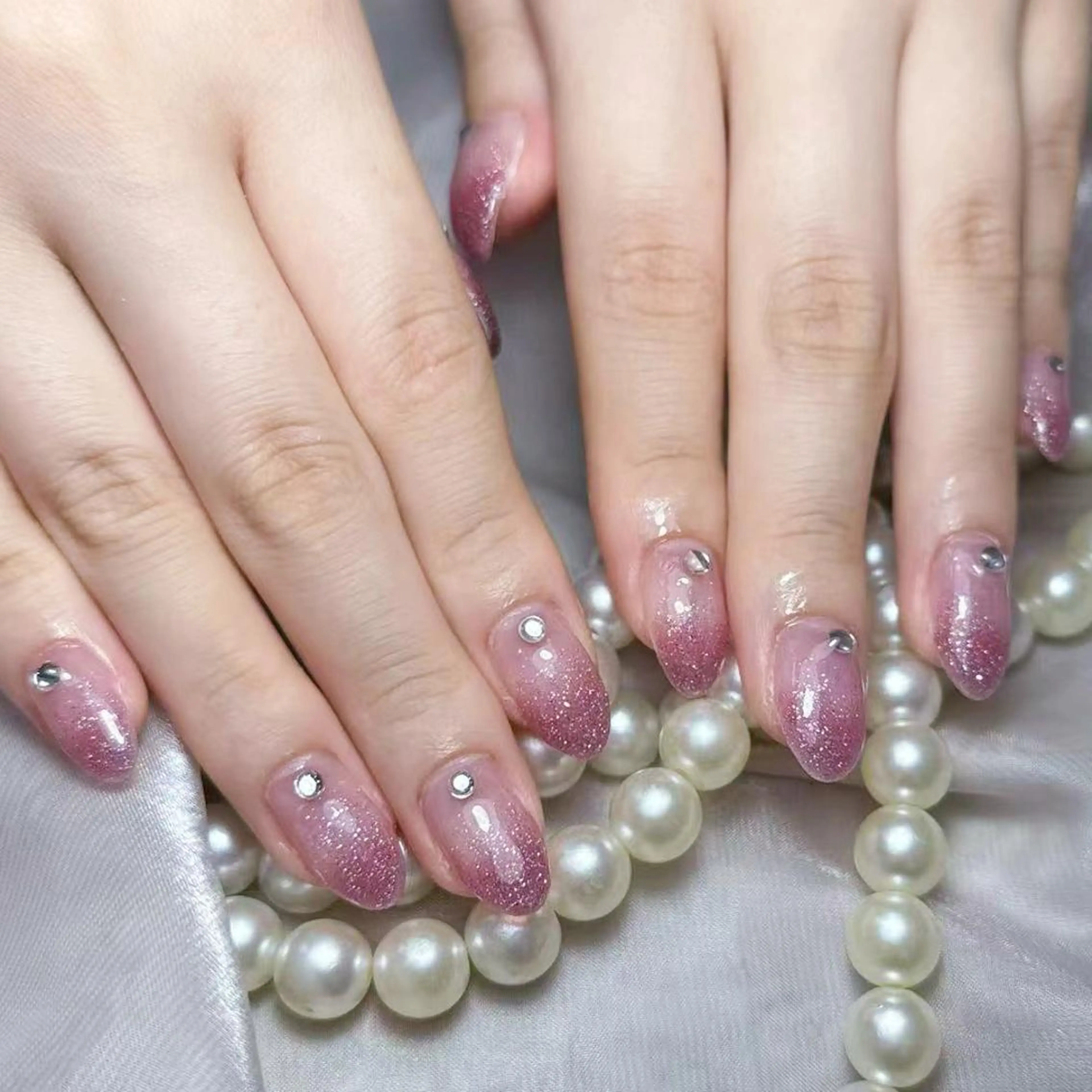 ネイル アートネイル オーロラネイル ガーリー キラキラネイル 韓国ネイル ハンドネイル DIAMOND 💅のネイルデザイン