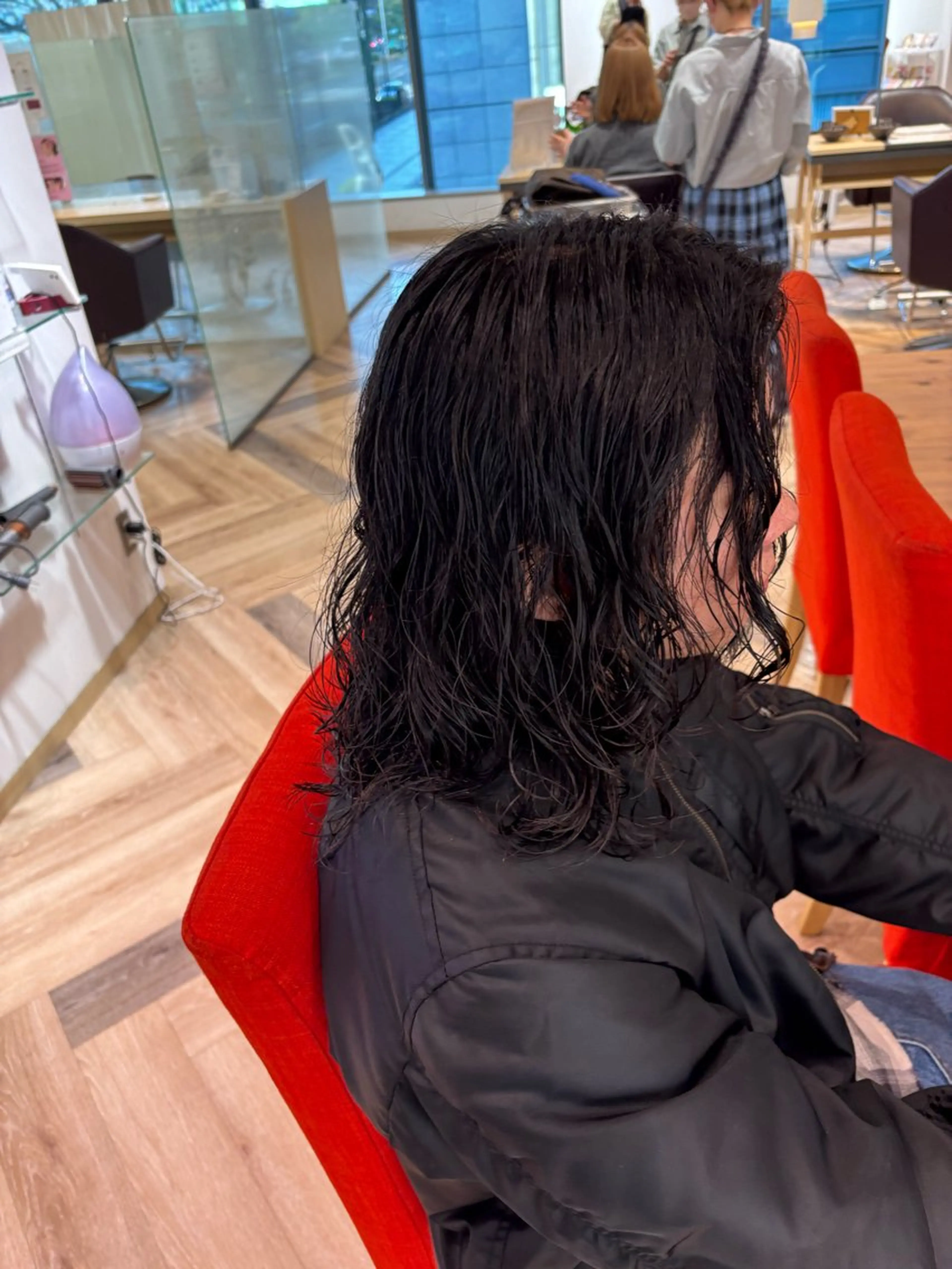 ミディアム メンズ ミディアムパーマ メンズパーマ レイヤーカット カット パーマ ゆい/パーマ/レイヤ ー/似合わせカラーのヘアスタイル