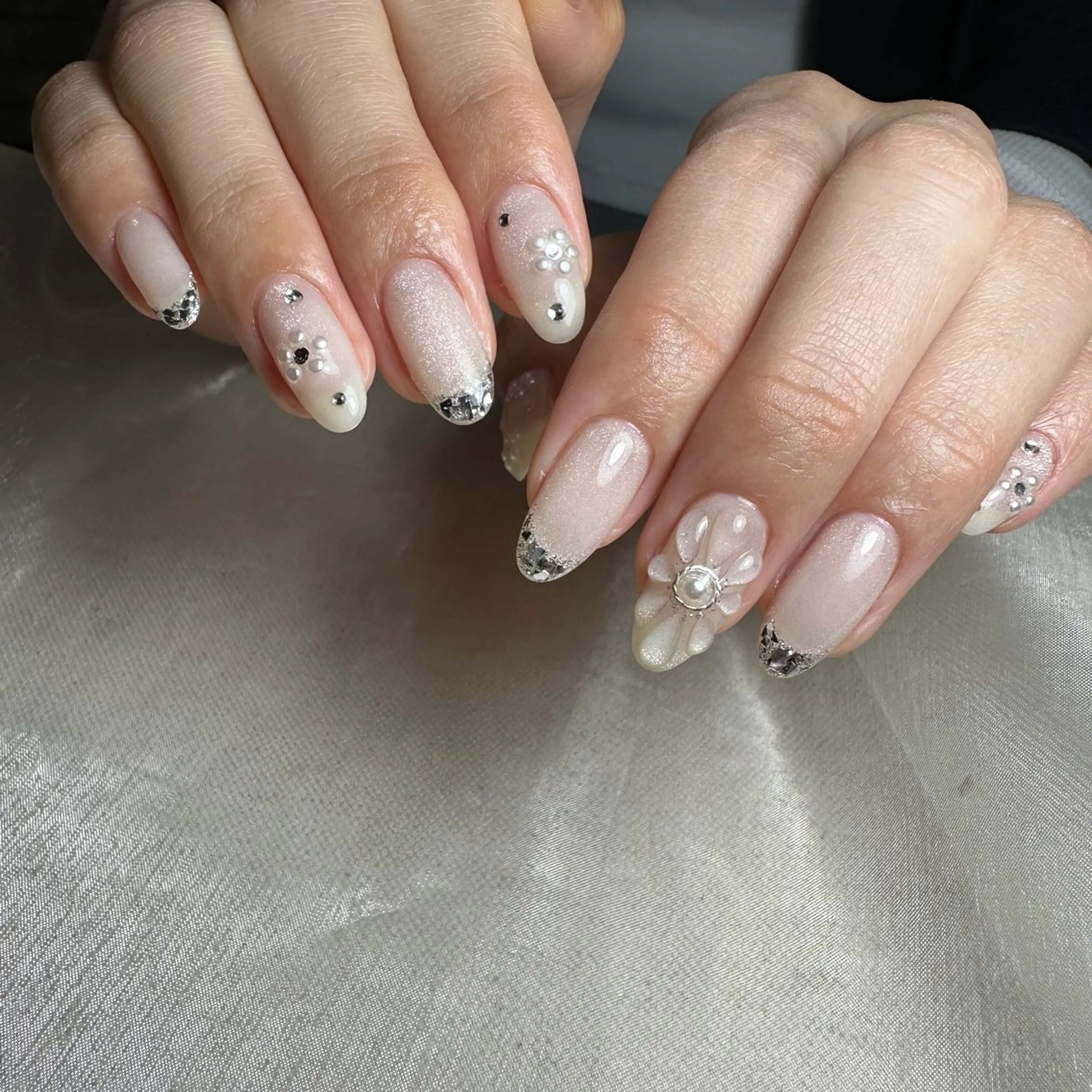 ネイル repos~ルポ~所属・里見 麗のネイルデザイン