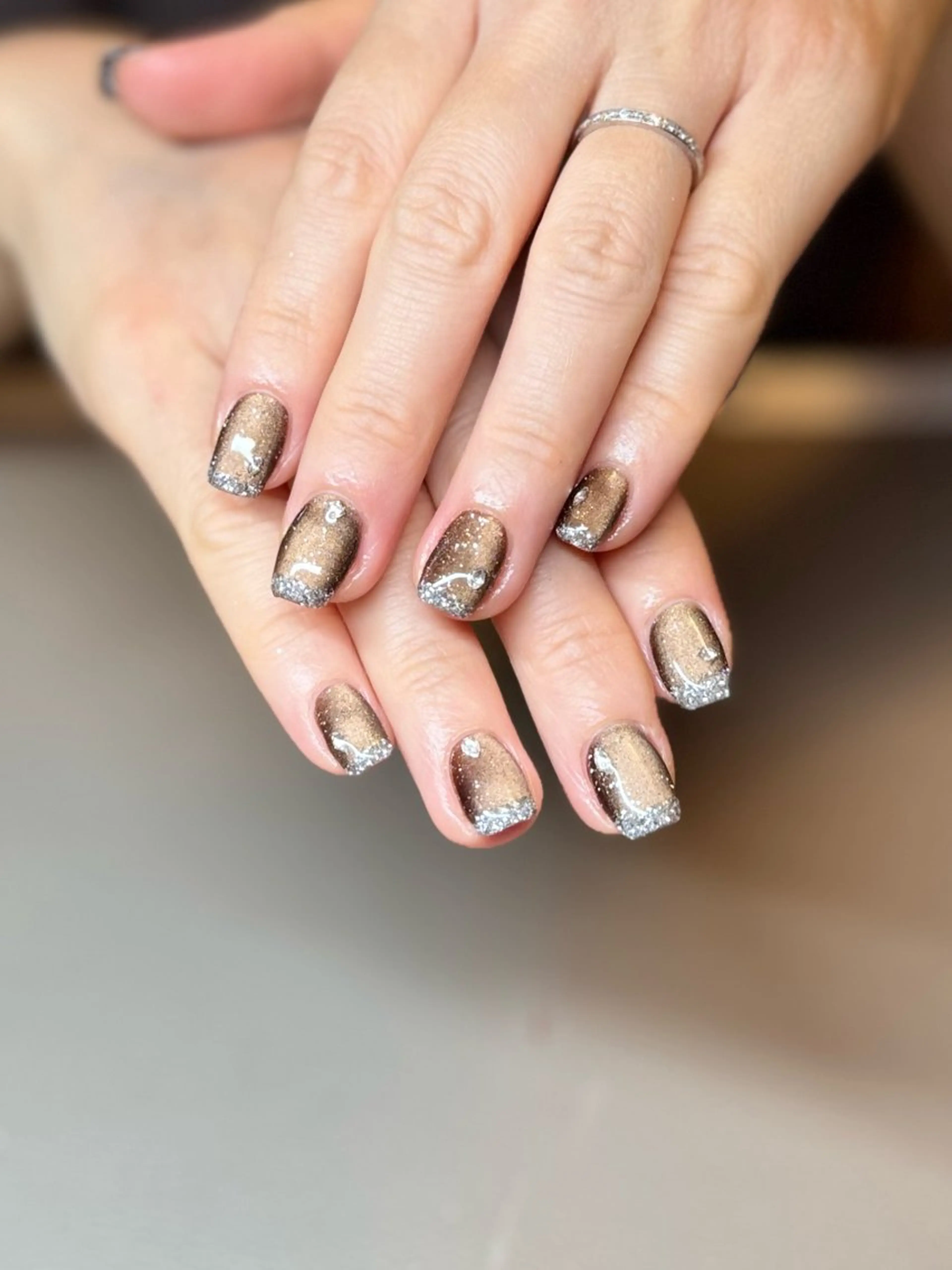 ネイル マグネットネイル ハンドネイル ハンドケア 𝓝𝓪𝓲𝓻 𝓝𝓪𝓲𝓵のネイルデザイン