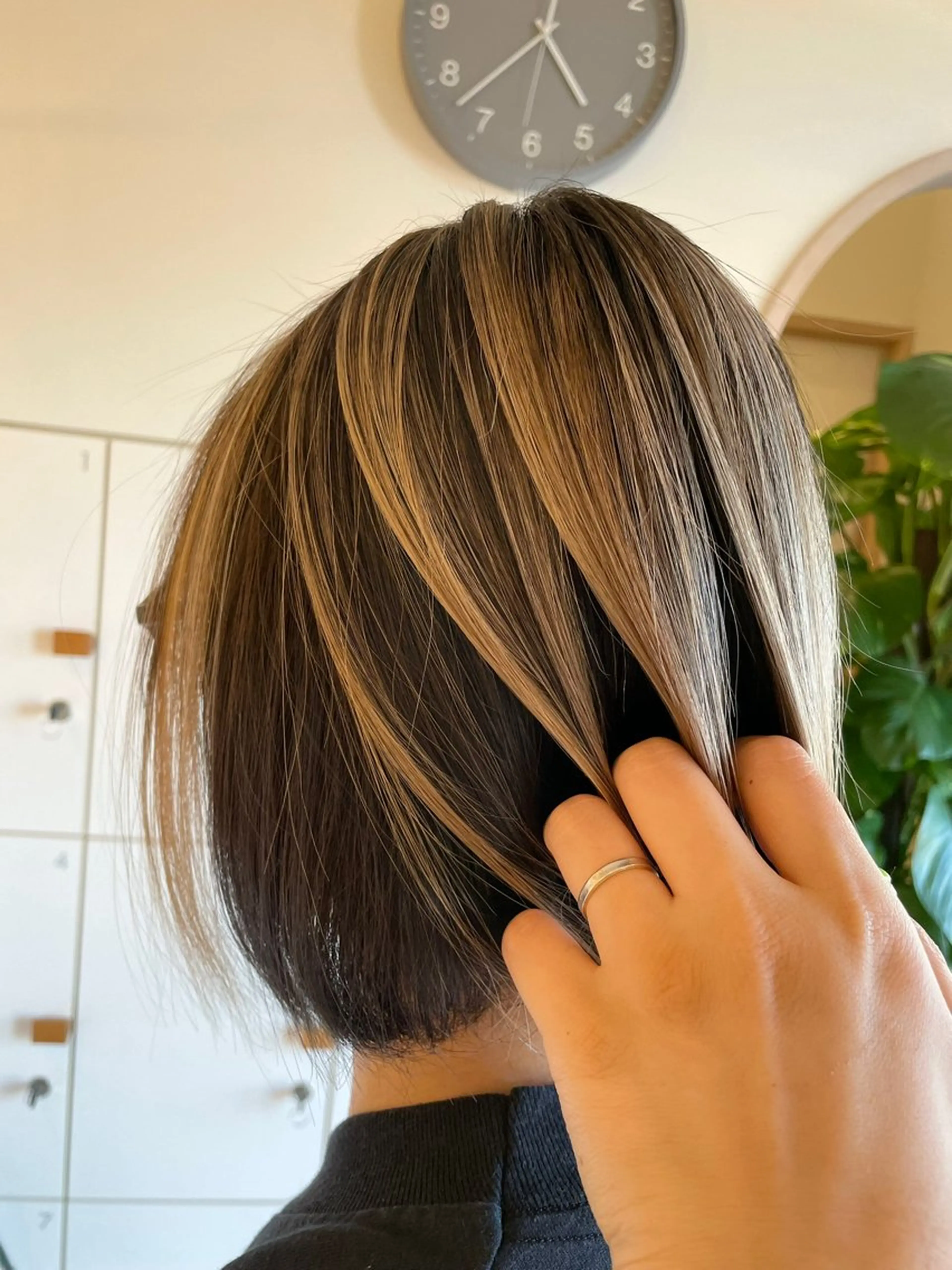 ショート カラー バレイヤージュ レイヤーカット ブリーチ👩‍🦳/ ‪✂︎MANAMIのヘアスタイル
