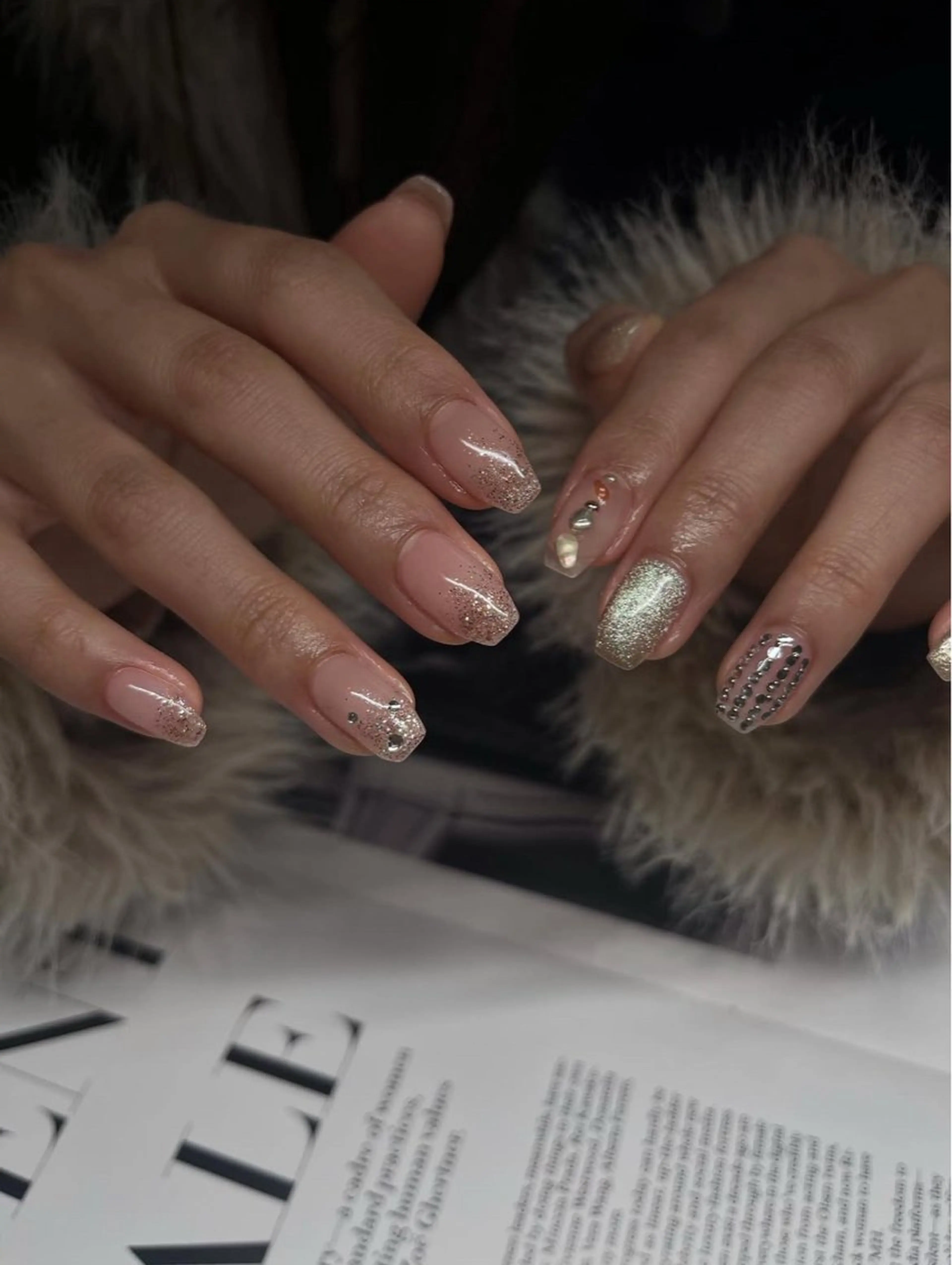 ネイル グラデーション 氷ネイル・うるうるネイル ラメ(グリッター) ラメグラデーション ニュアンスネイル ハンドネイル &. momoのネイルデザイン