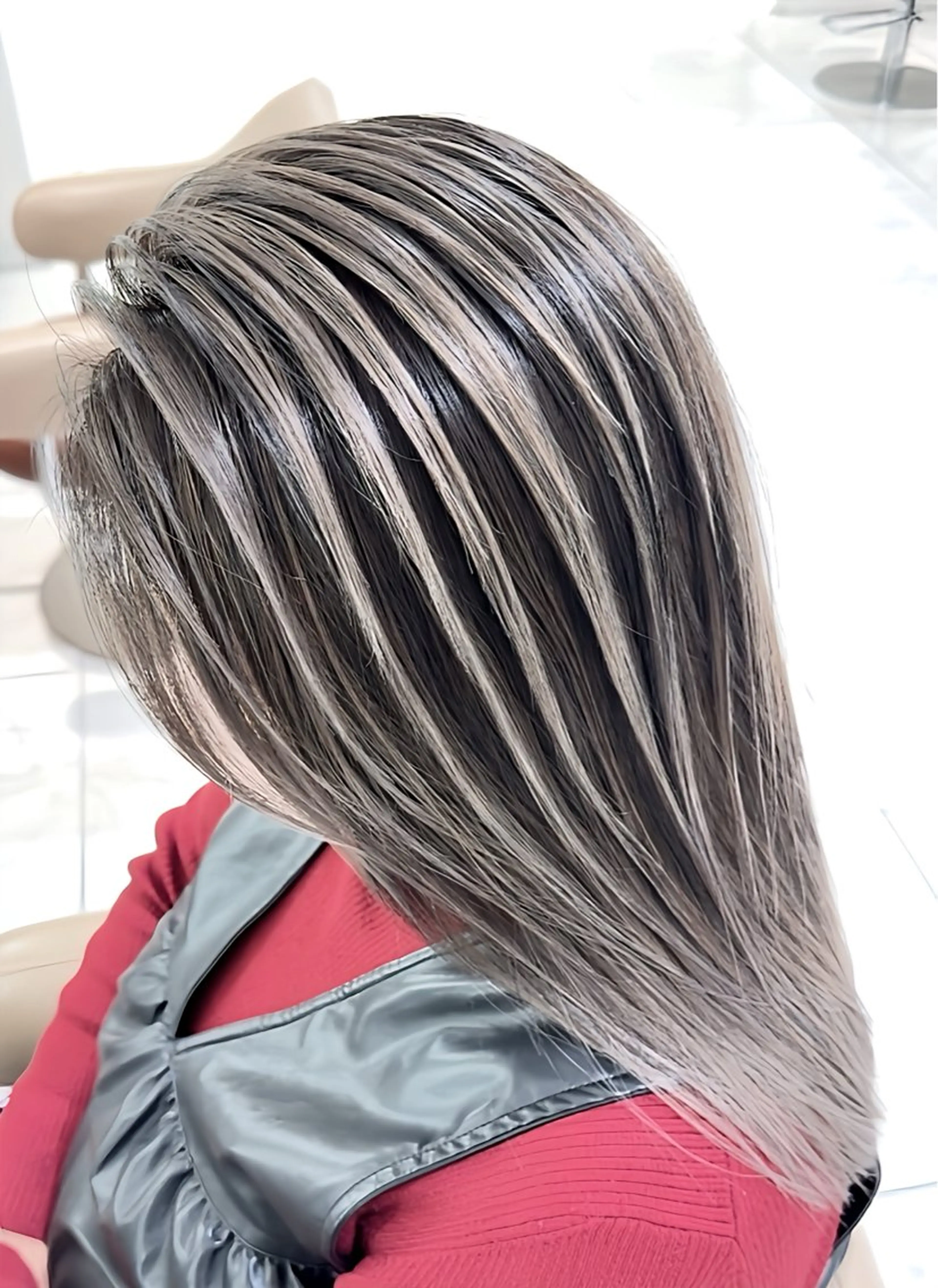 セミロング カラー バレイヤージュ 髪質改善 レイヤーカット カット ヘアカラー トリートメント 山崎俊輔/髪質改善 /バレイヤージュのヘアスタイル