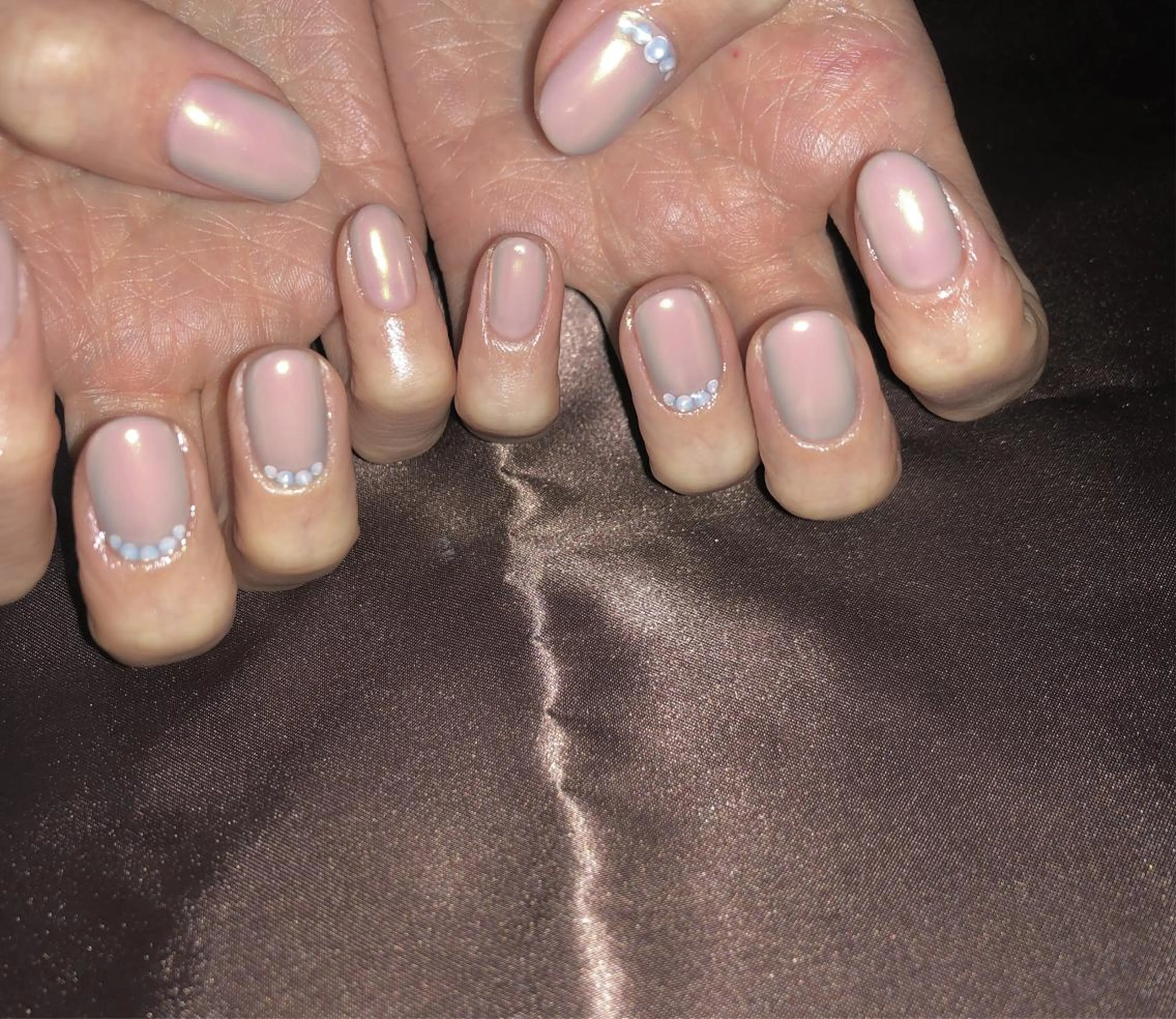 ネイル オーロラネイル キラキラネイル ストーンネイル ハンドネイル ☽ ☾のネイルデザイン